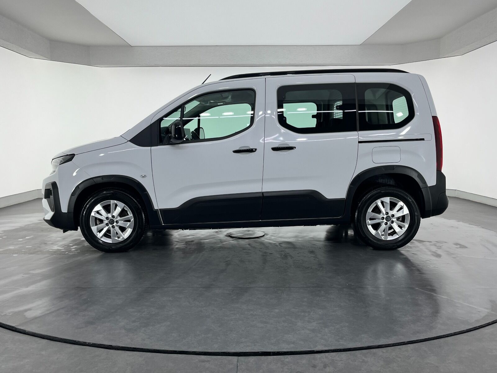 Peugeot Rifter 1.5 BlueHDI Allure EAT8 - 2025 - Detay