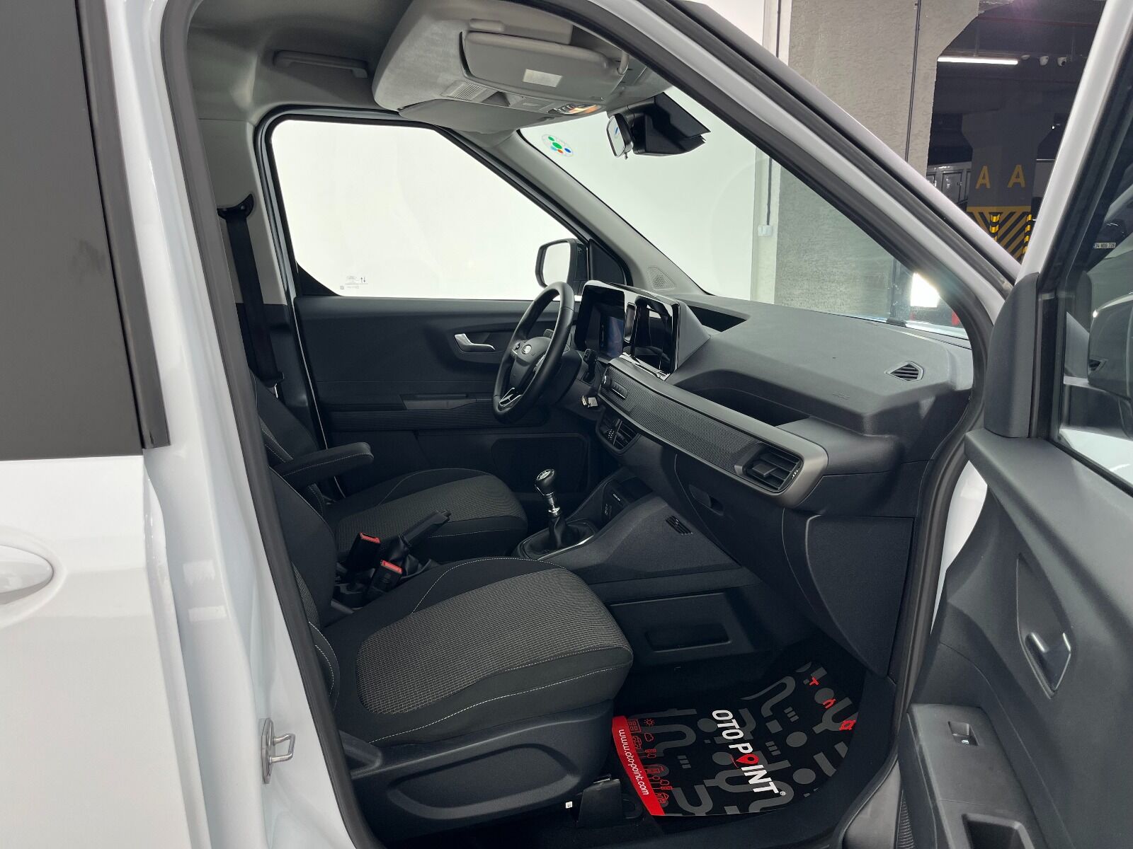 Ford Tourneo Courier Kombi 1.5 EcoBlue Deluxe - 2025 - Detay