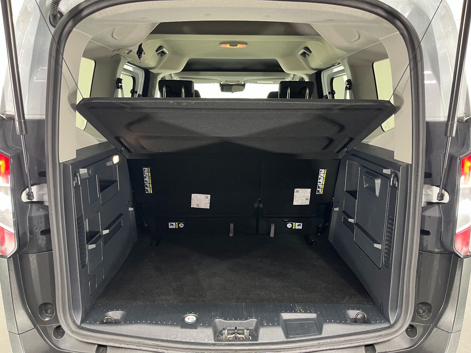 Ford Tourneo Courier Kombi 1.5 EcoBlue Deluxe - 2025 - Detay