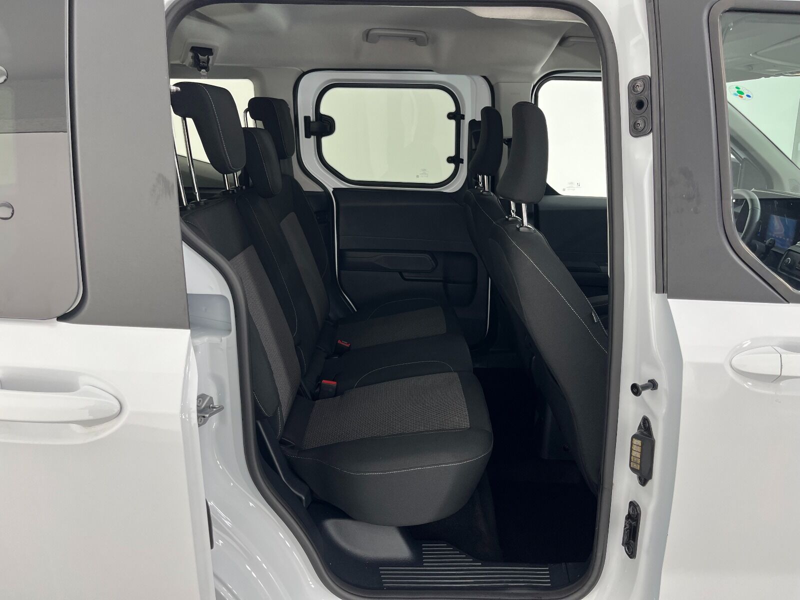 Ford Tourneo Courier Kombi 1.5 EcoBlue Deluxe - 2025 - Detay