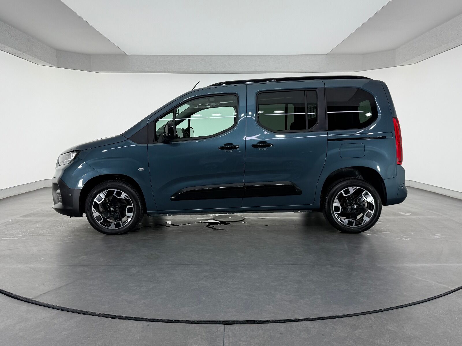Fiat Doblo Combi 1.5 BlueHDİ Premio Plus - 2026 - Detay