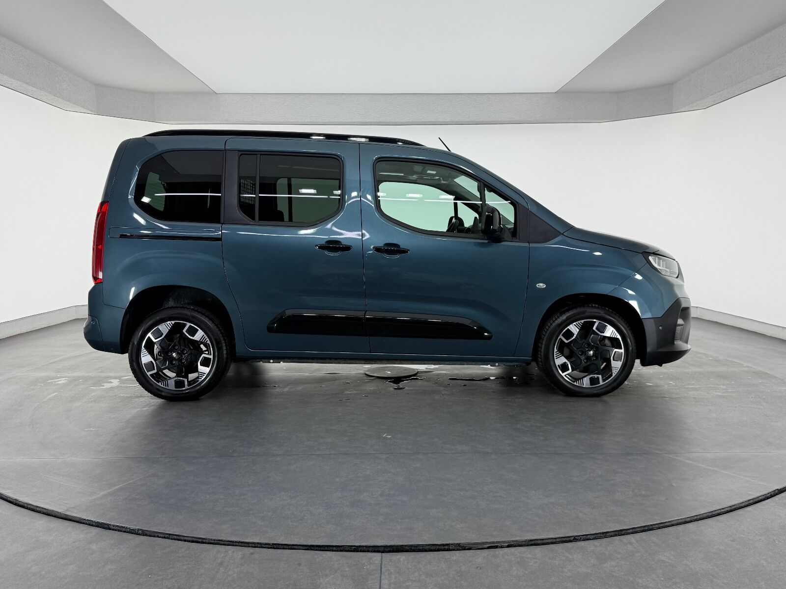 Fiat Doblo Combi 1.5 BlueHDİ Premio Plus - 2026 - Detay