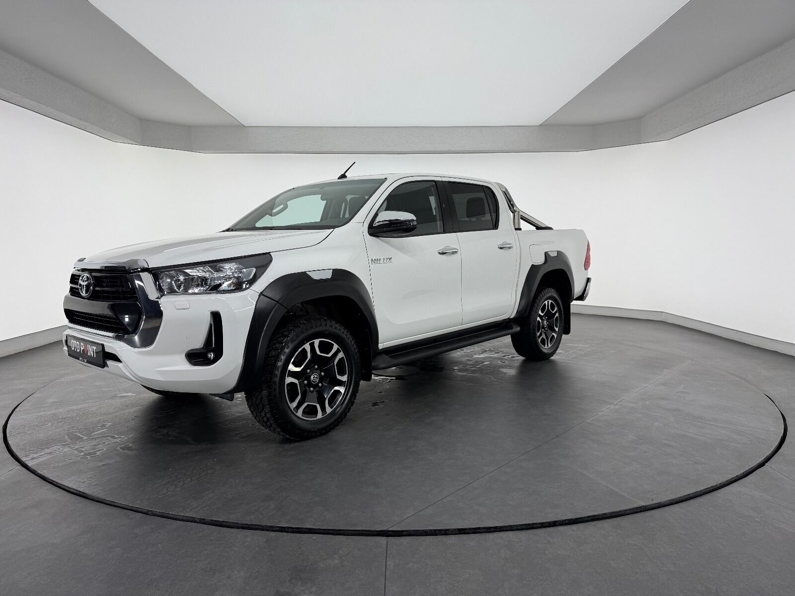 Toyota Hilux Hi-Lux 2.4 D-4D 4x2 Adventure Otomatik - 2022 - Detay