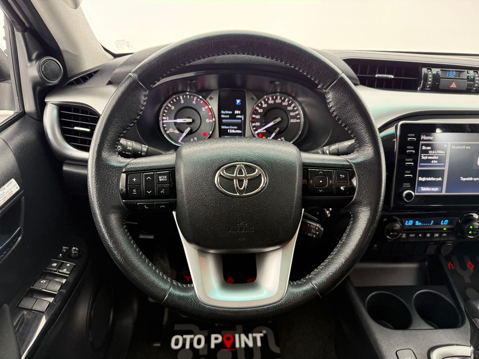 Toyota Hilux Hi-Lux 2.4 D-4D 4x2 Adventure Otomatik - 2022 - Detay