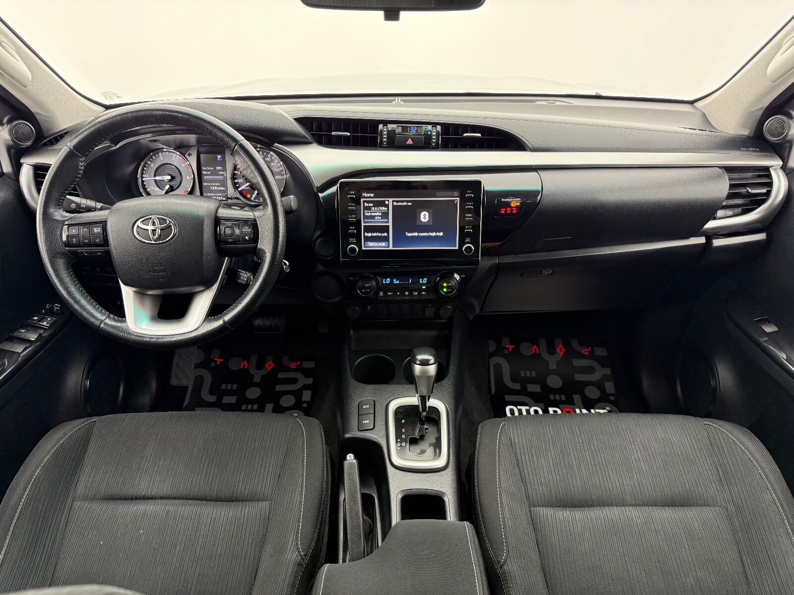 Toyota Hilux Hi-Lux 2.4 D-4D 4x2 Adventure Otomatik - 2022 - Detay