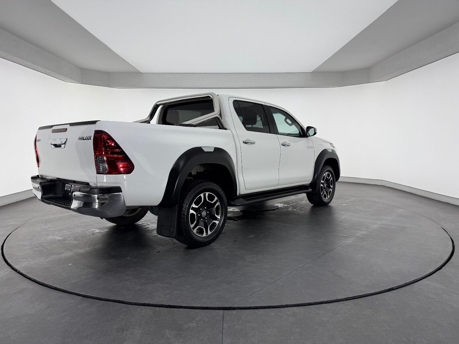 Toyota Hilux Hi-Lux 2.4 D-4D 4x2 Adventure Otomatik - 2022 - Detay