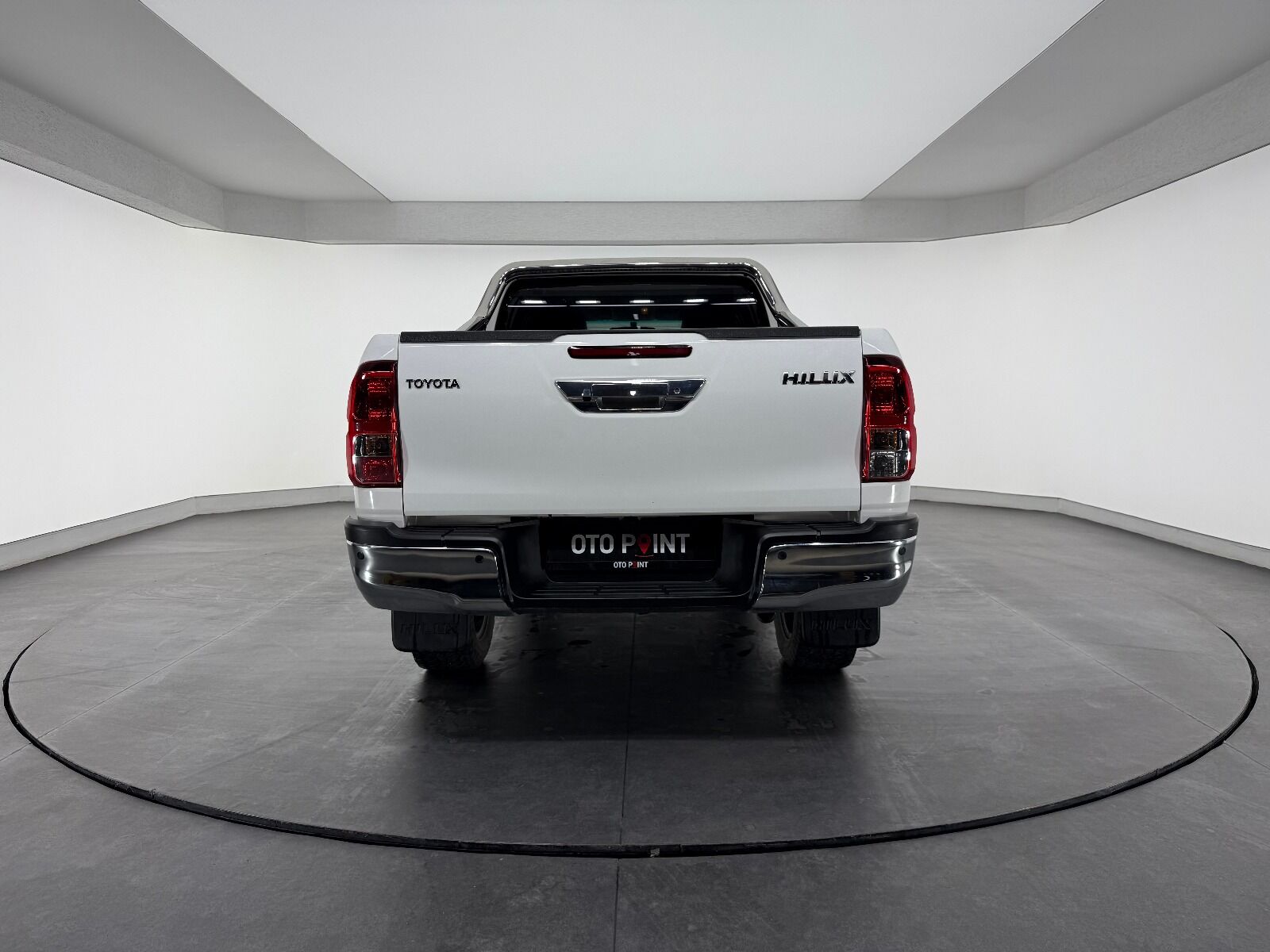 Toyota Hilux Hi-Lux 2.4 D-4D 4x2 Adventure Otomatik - 2022 - Detay