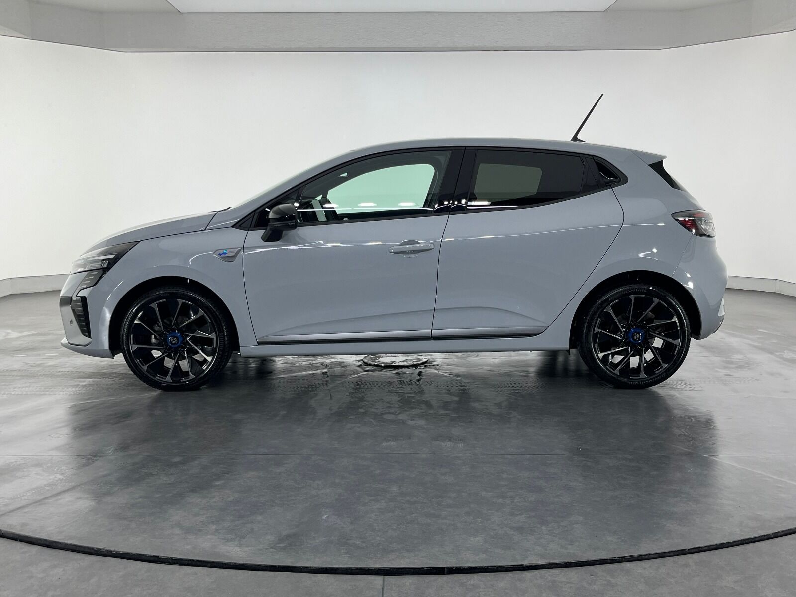 Renault Clio 1.0 TCE Techno Esprit Alpine X-Tronic - 2025 - Detay