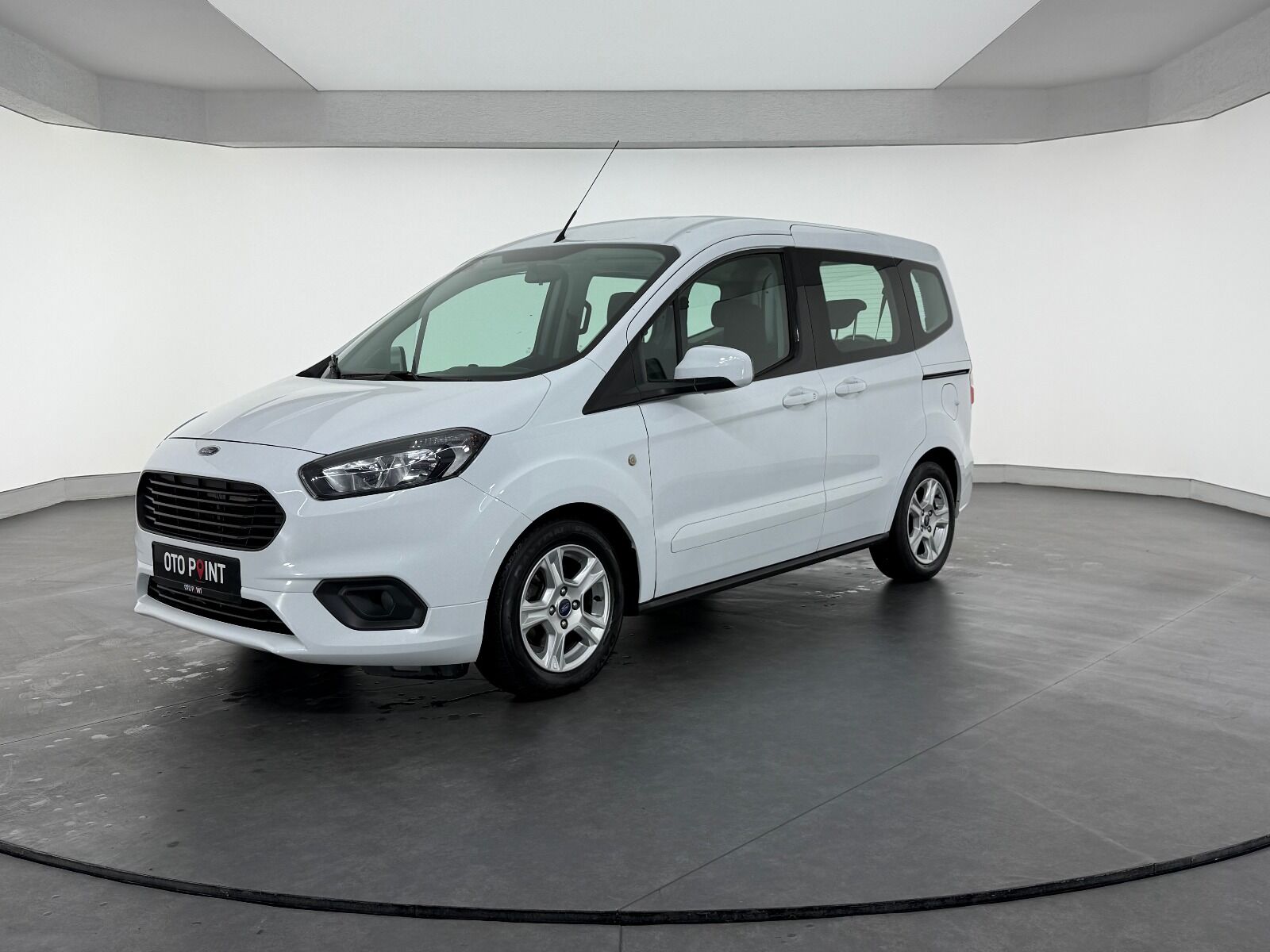 Ford Tourneo Courier 1.5 TDCI Deluxe - 2023 - Detay