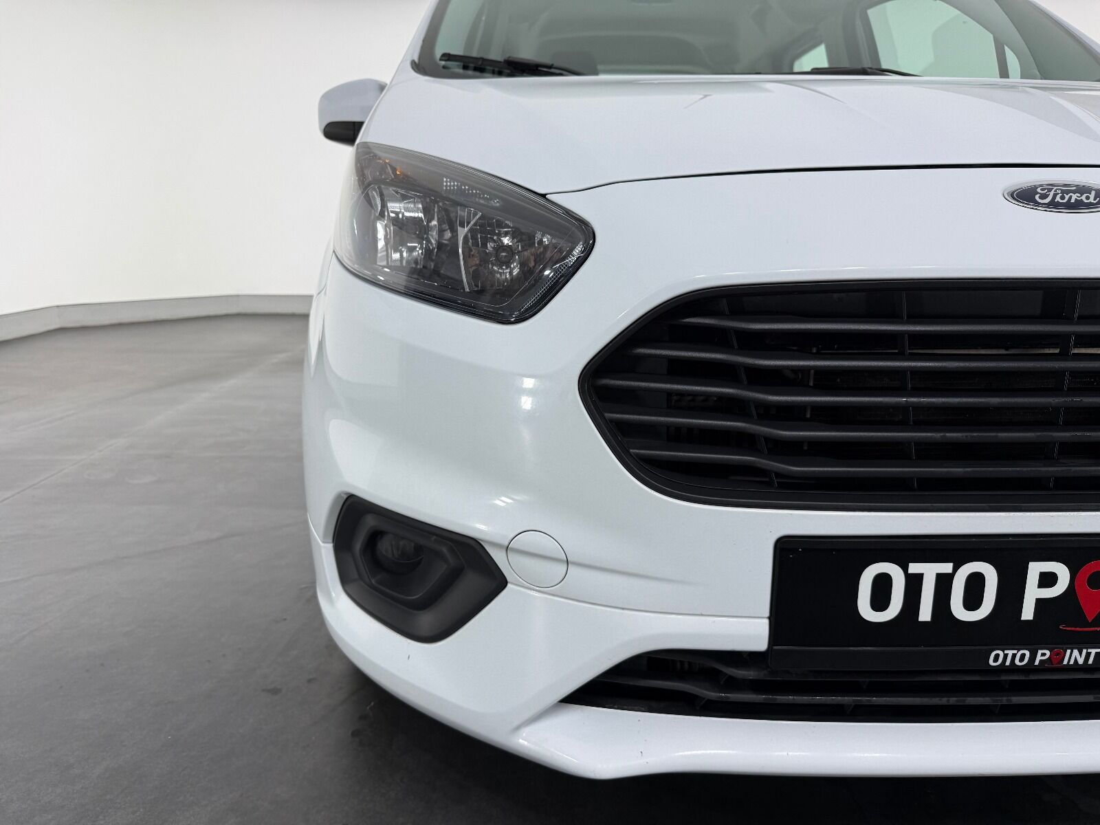 Ford Tourneo Courier 1.5 TDCI Deluxe - 2023 - Detay