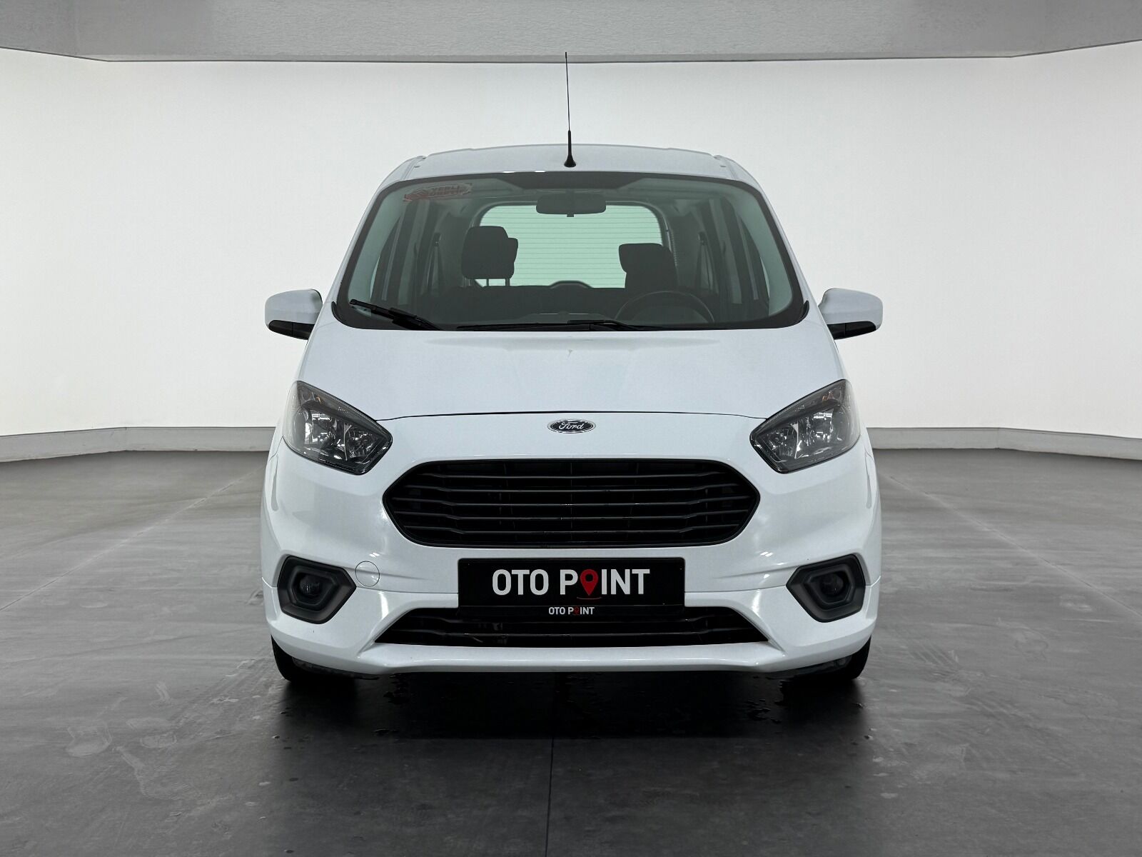 Ford Tourneo Courier 1.5 TDCI Deluxe - 2023