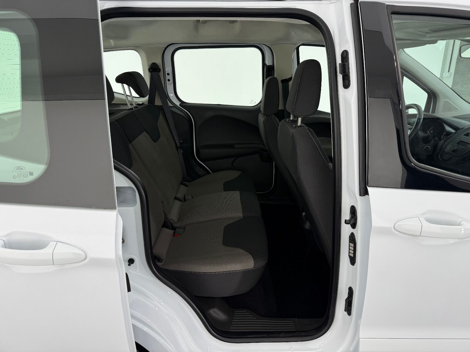 Ford Tourneo Courier 1.5 TDCI Deluxe - 2023 - Detay