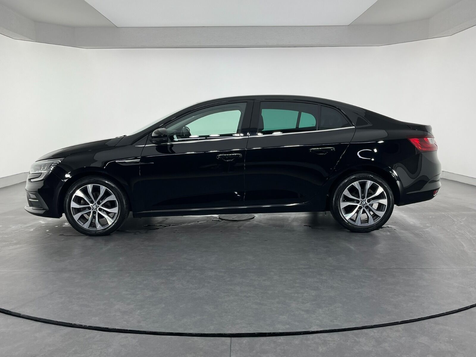 Renault Megane Sedan 1.5 Blue DCI Icon EDC - 2024 - Detay