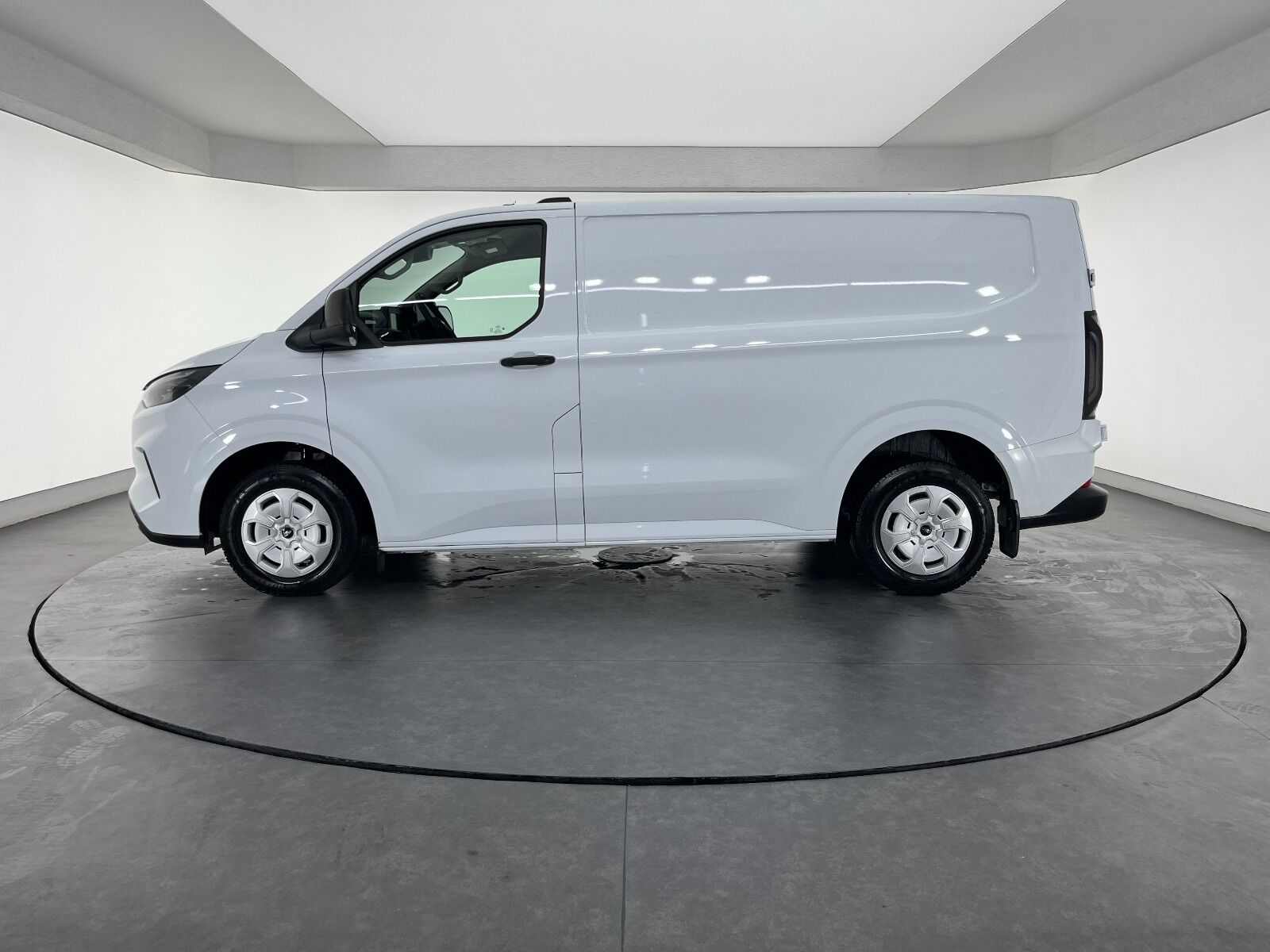 Ford Transit Custom 2.0 EcoBlue UPG 320 S Deluxe - 2024 - Detay