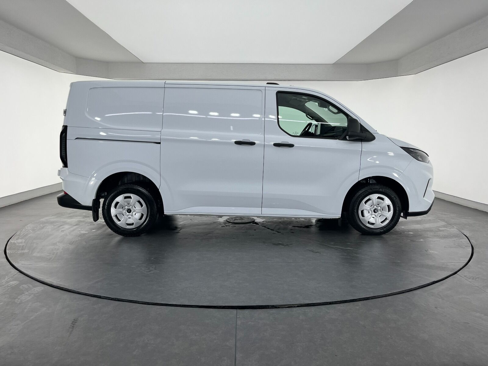 Ford Transit Custom 2.0 EcoBlue UPG 320 S Deluxe - 2024 - Detay
