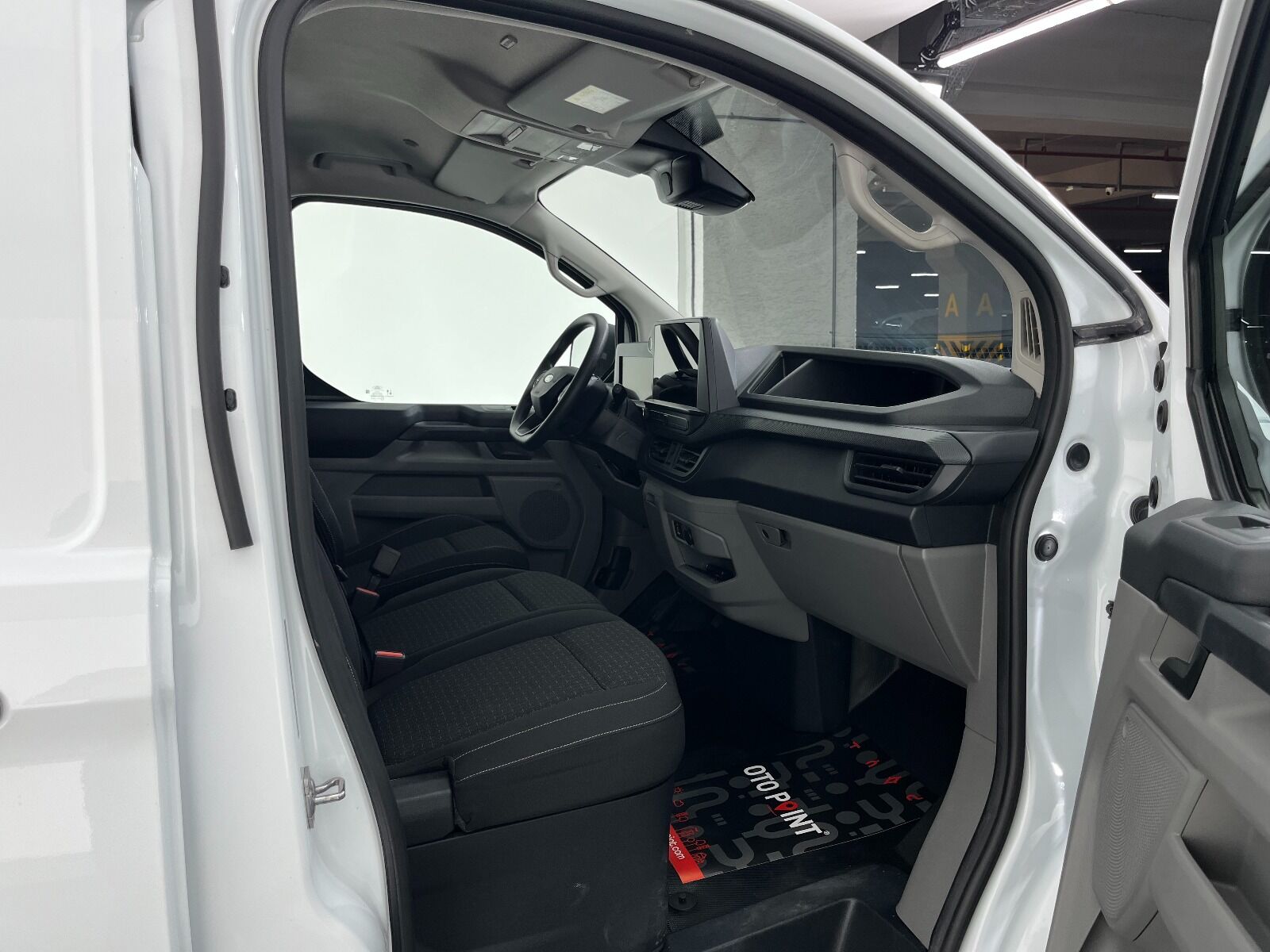Ford Transit Custom 2.0 EcoBlue UPG 320 S Deluxe - 2024 - Detay