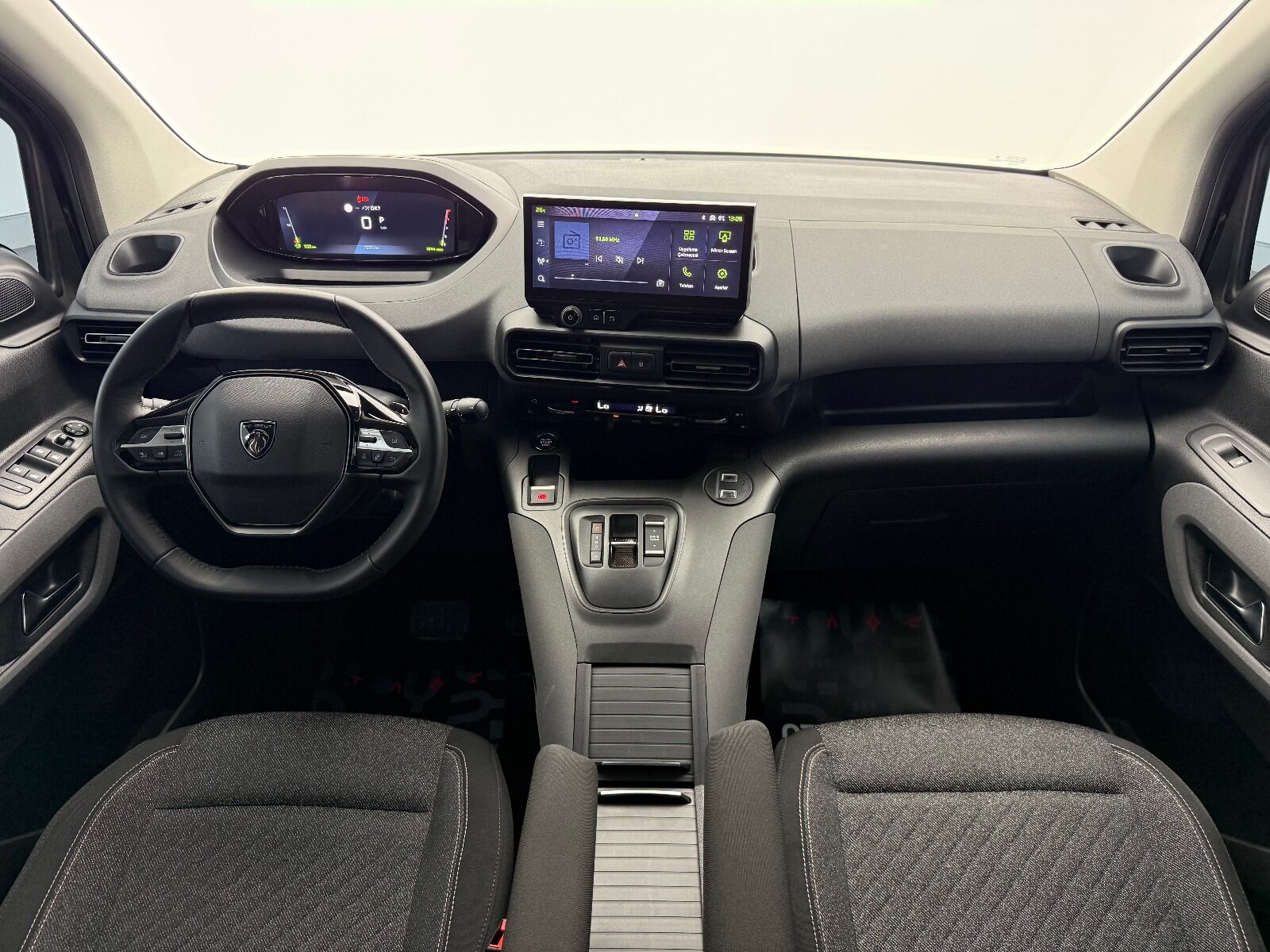 Peugeot Rifter 1.5 BlueHDI Allure EAT8 - 2026 - Detay
