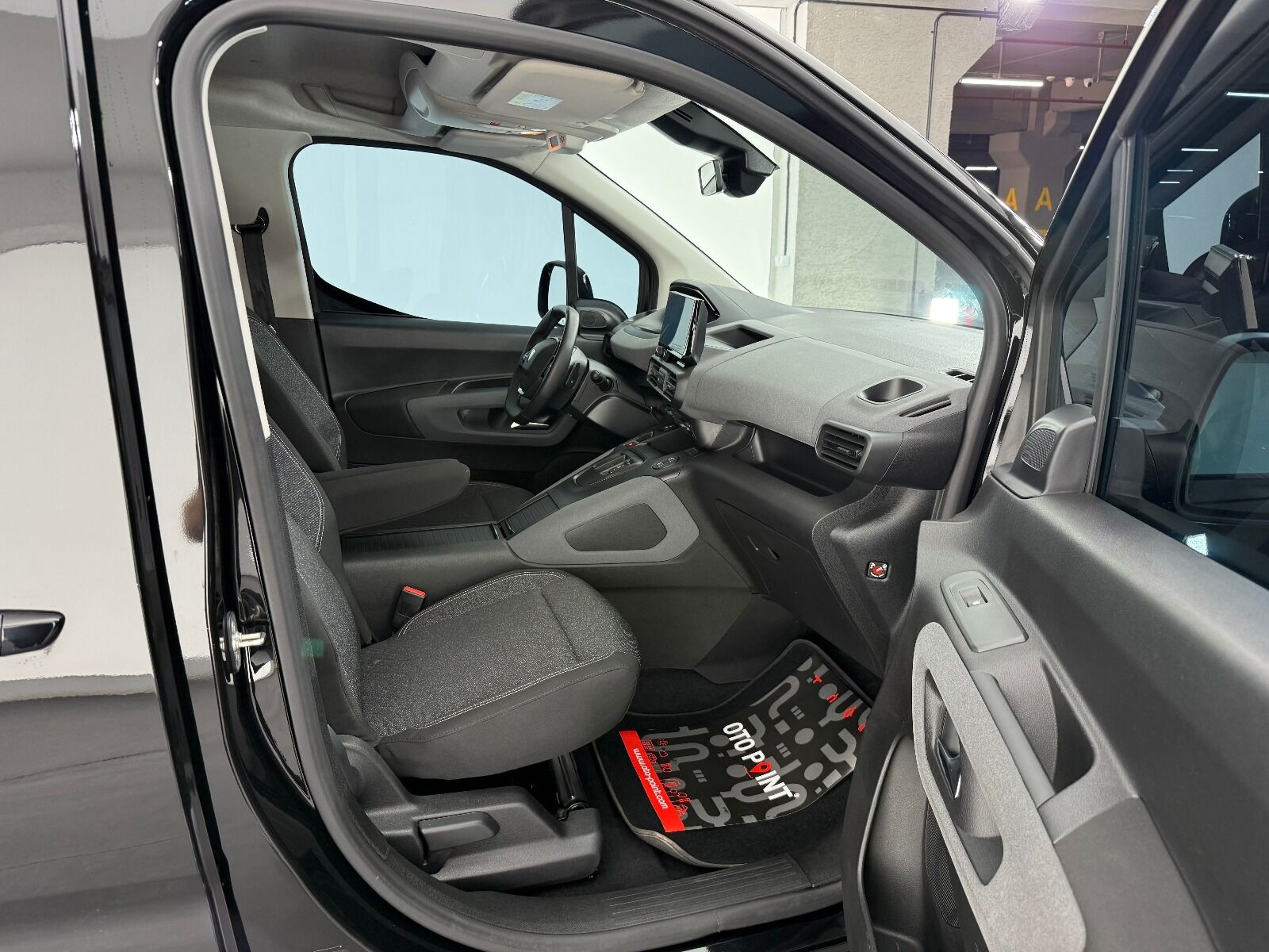 Peugeot Rifter 1.5 BlueHDI Allure EAT8 - 2026 - Detay