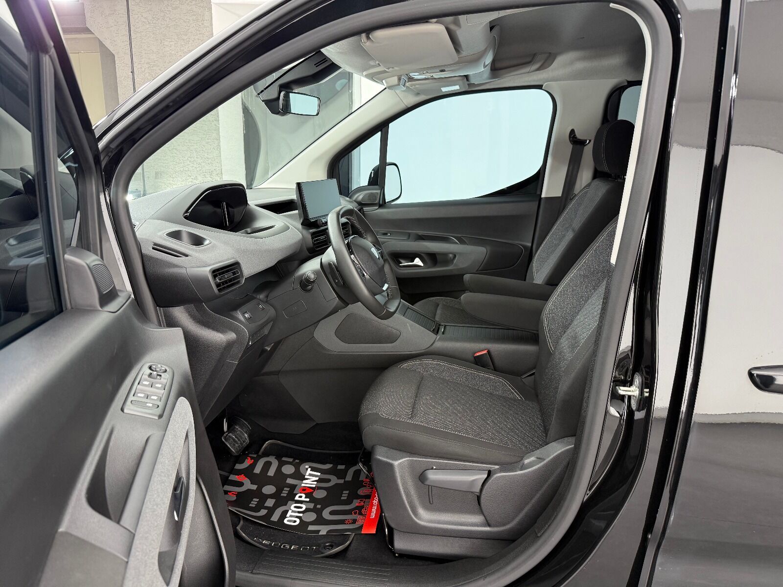 Peugeot Rifter 1.5 BlueHDI Allure EAT8 - 2026 - Detay