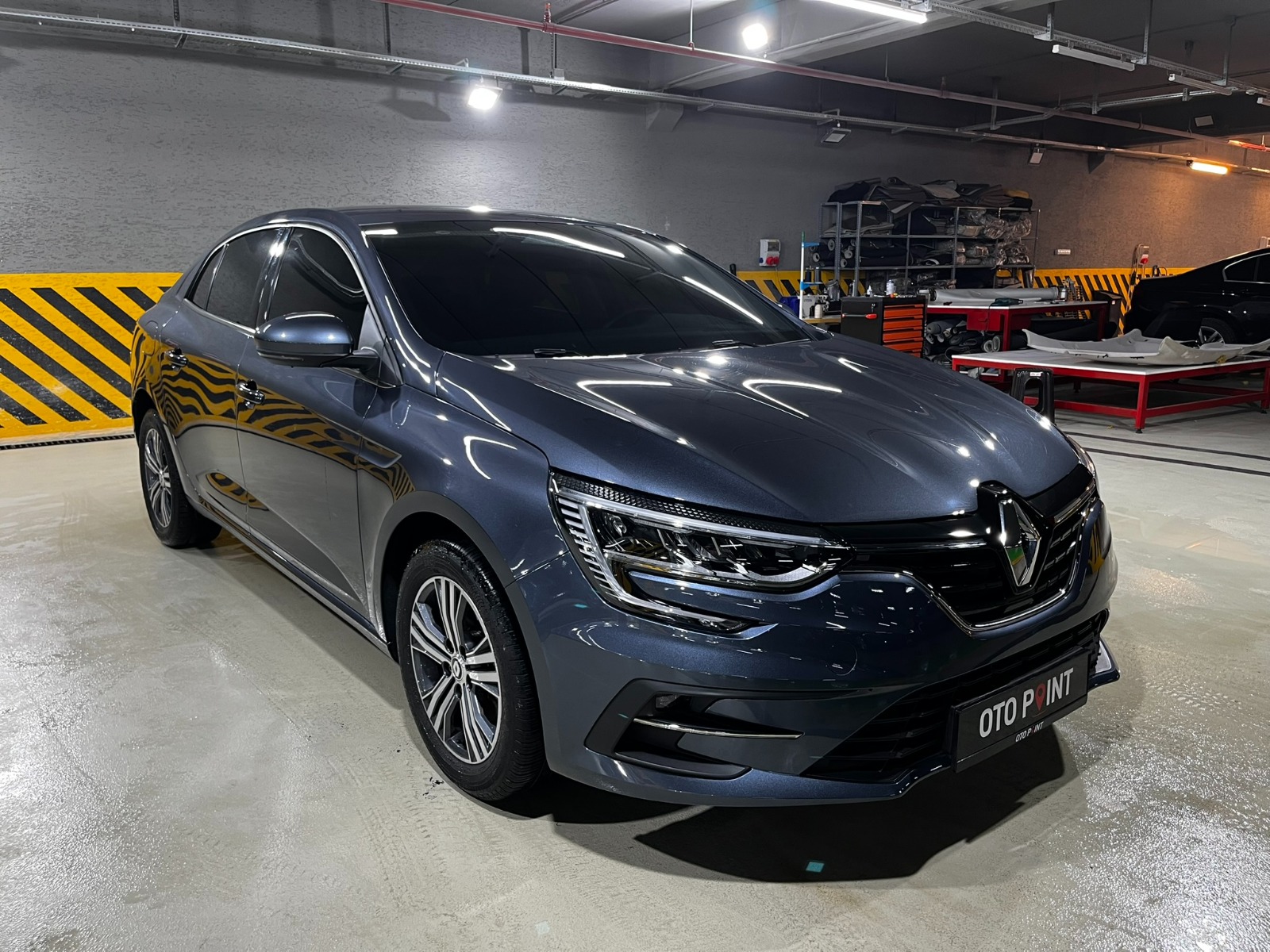 Renault Megane Sedan 1.3 TCe Touch EDC - 2024