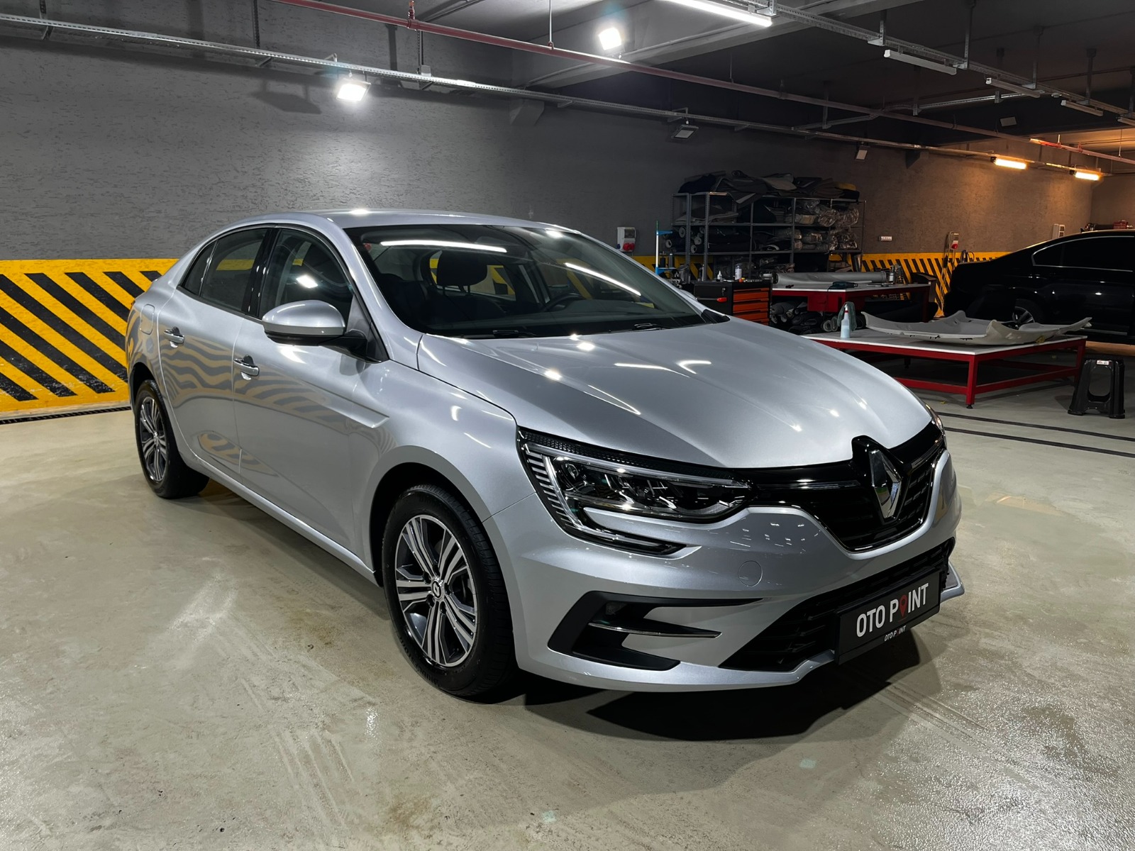 Renault Megane Sedan 1.3 TCe Touch EDC - 2024