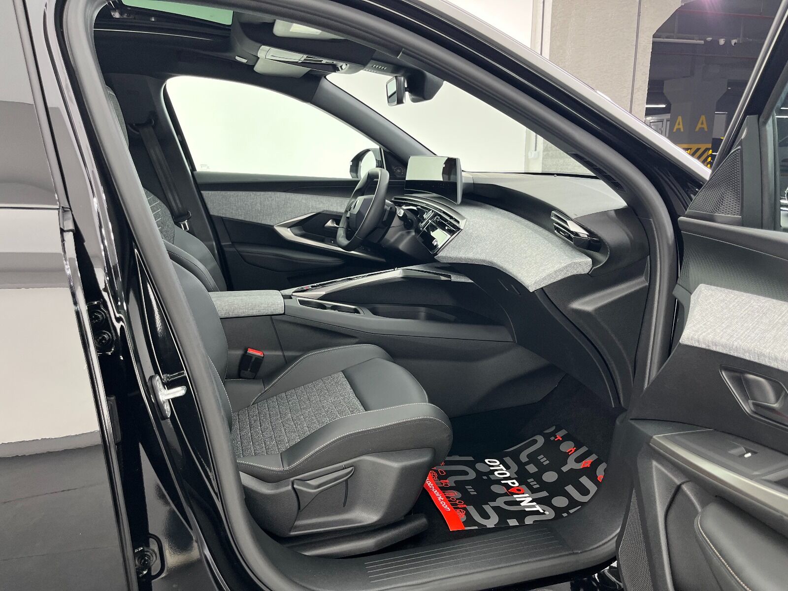 Peugeot 3008 1.2 Hybrid Allure e-DCS6 - 2025 - Detay