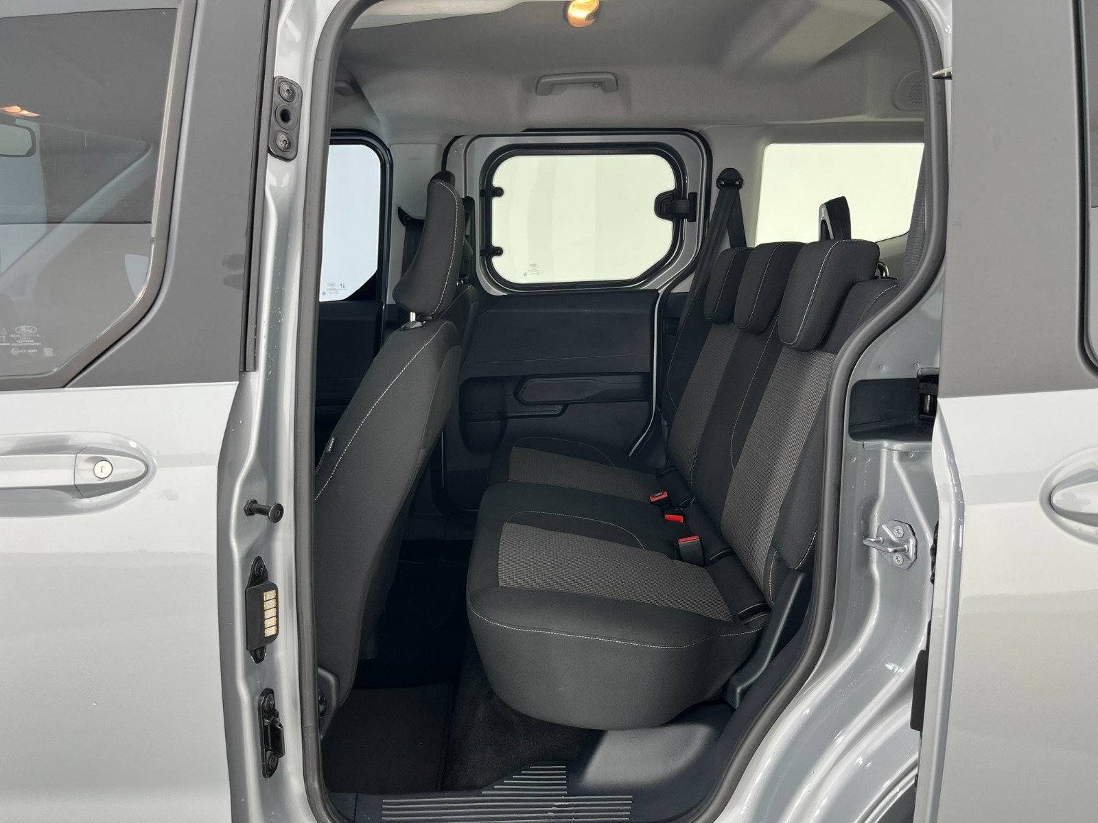 Ford Tourneo Courier Kombi 1.5 EcoBlue Deluxe - 2025 - Detay