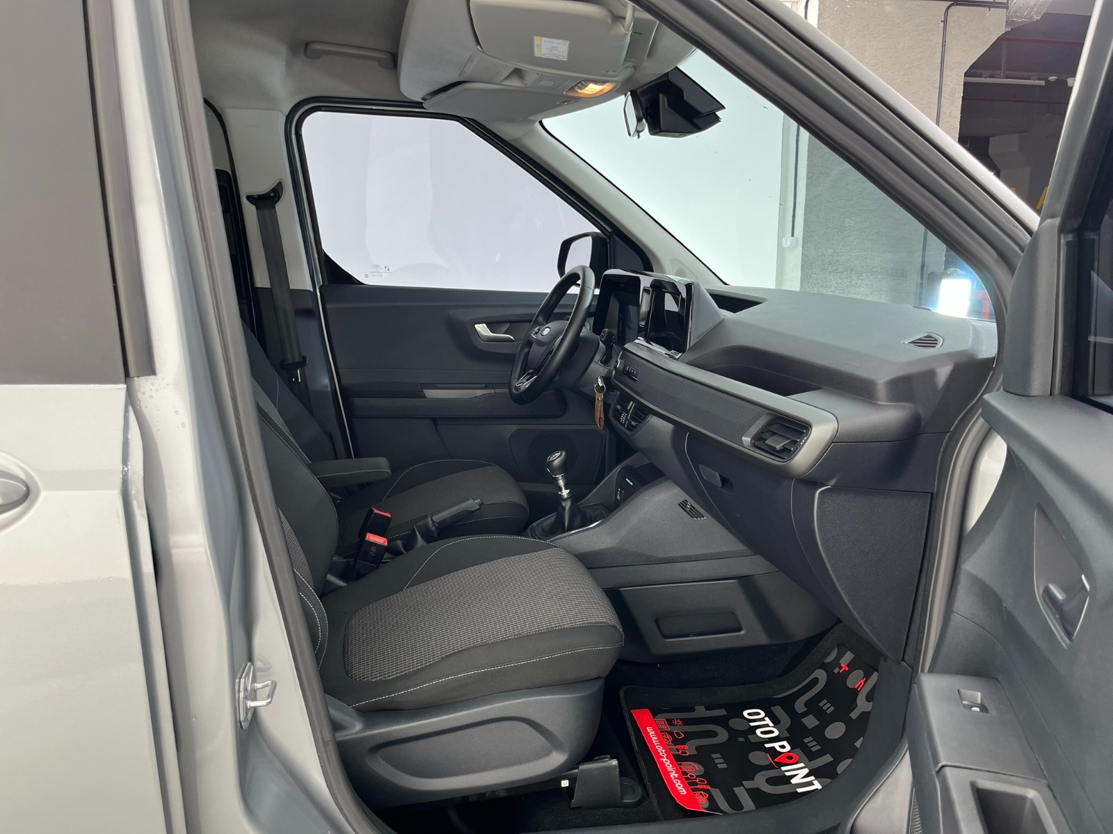 Ford Tourneo Courier Kombi 1.5 EcoBlue Deluxe - 2025 - Detay