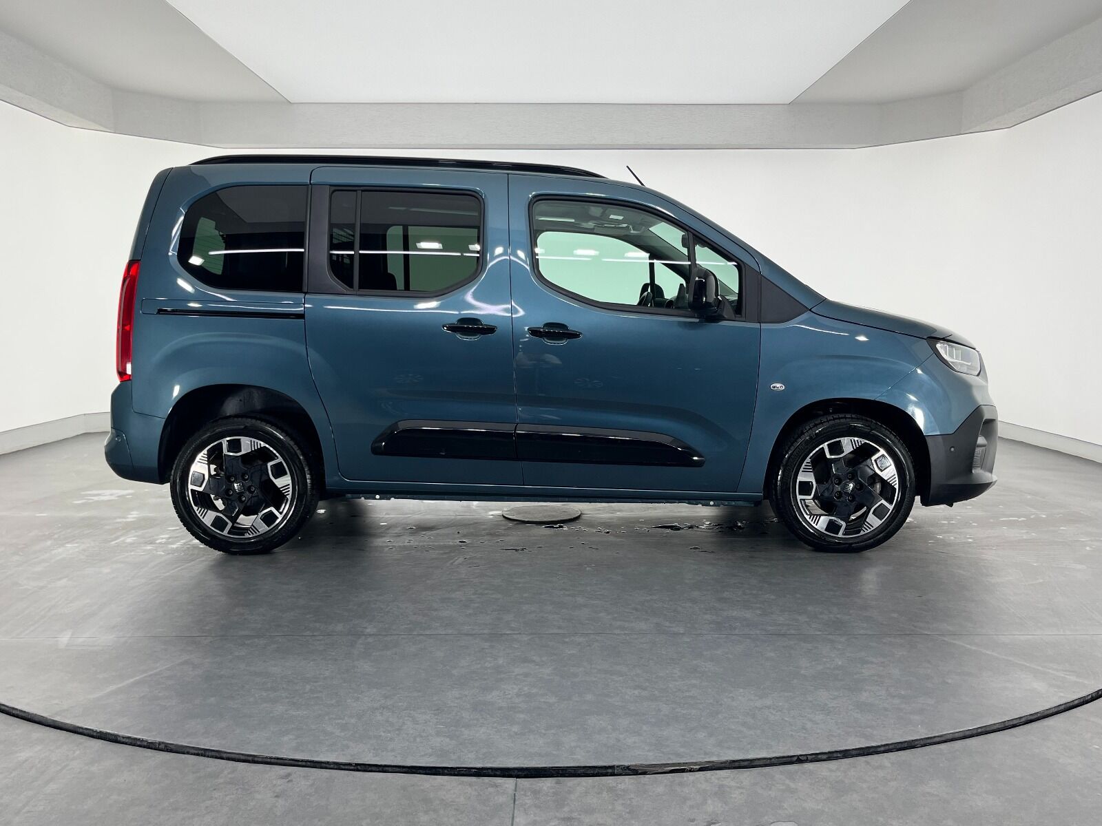 Fiat Doblo Combi 1.5 BlueHDİ Premio Plus - 2025 - Detay