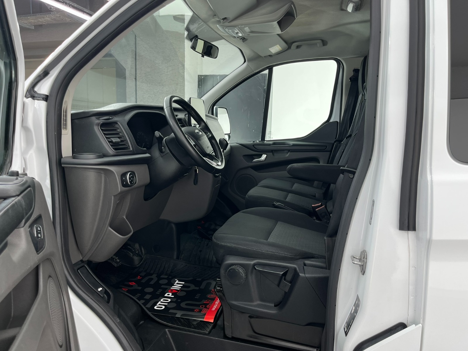 Ford Transit Custom Kombi 2.0 EcoBlue Upgrade 320 L Delux - 2023 - Detay