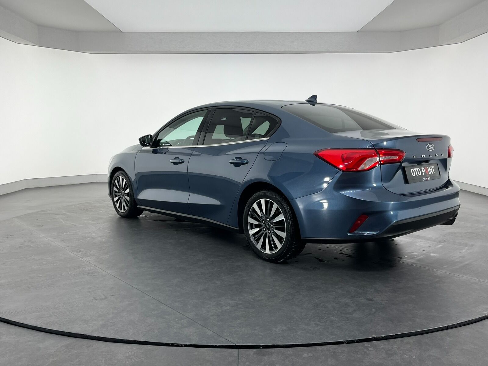 Ford Focus Sedan 1.5 TDCI EcoBlue Titanium X Otomatik - 2023 - Detay