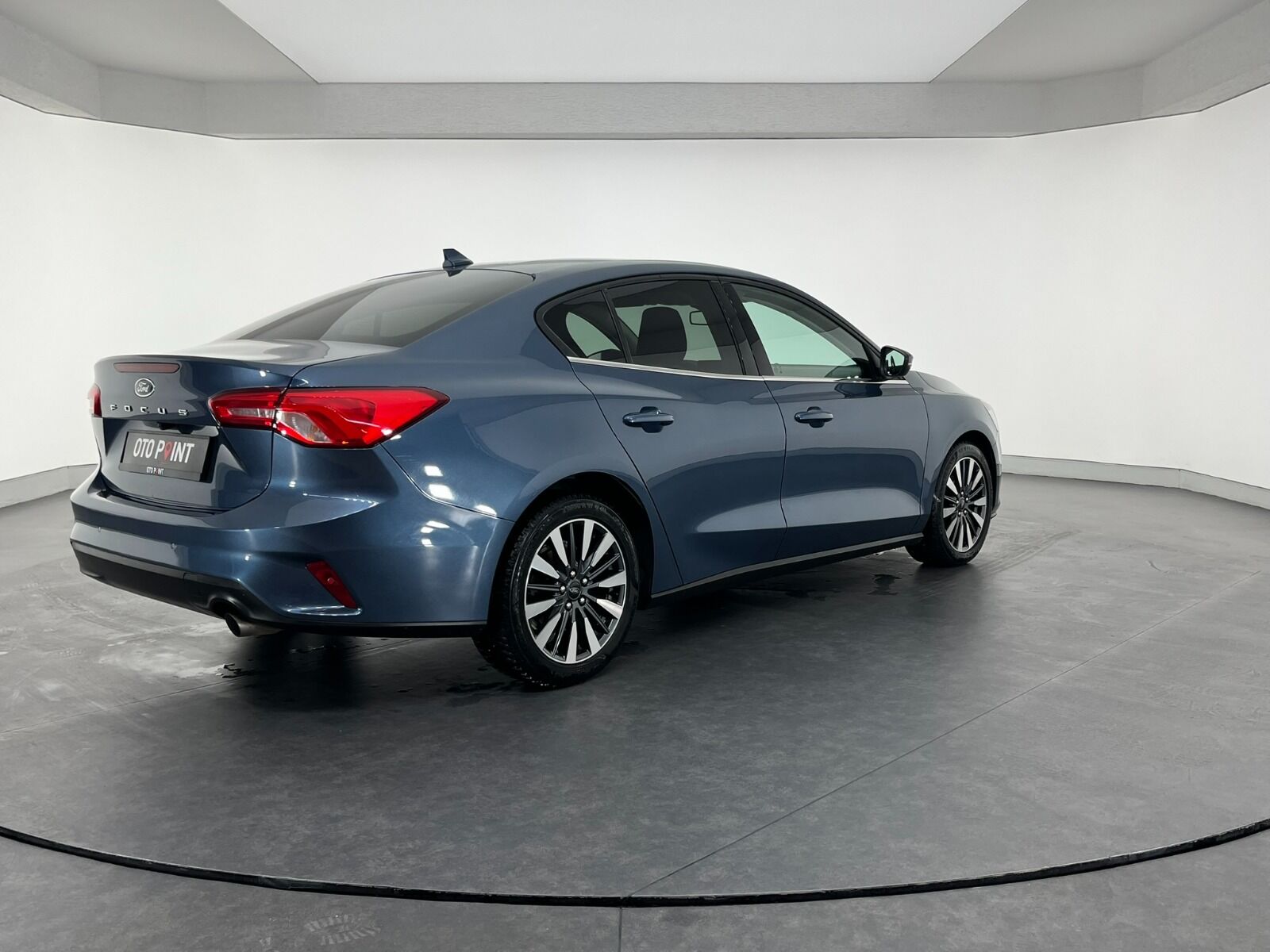 Ford Focus Sedan 1.5 TDCI EcoBlue Titanium X Otomatik - 2023 - Detay