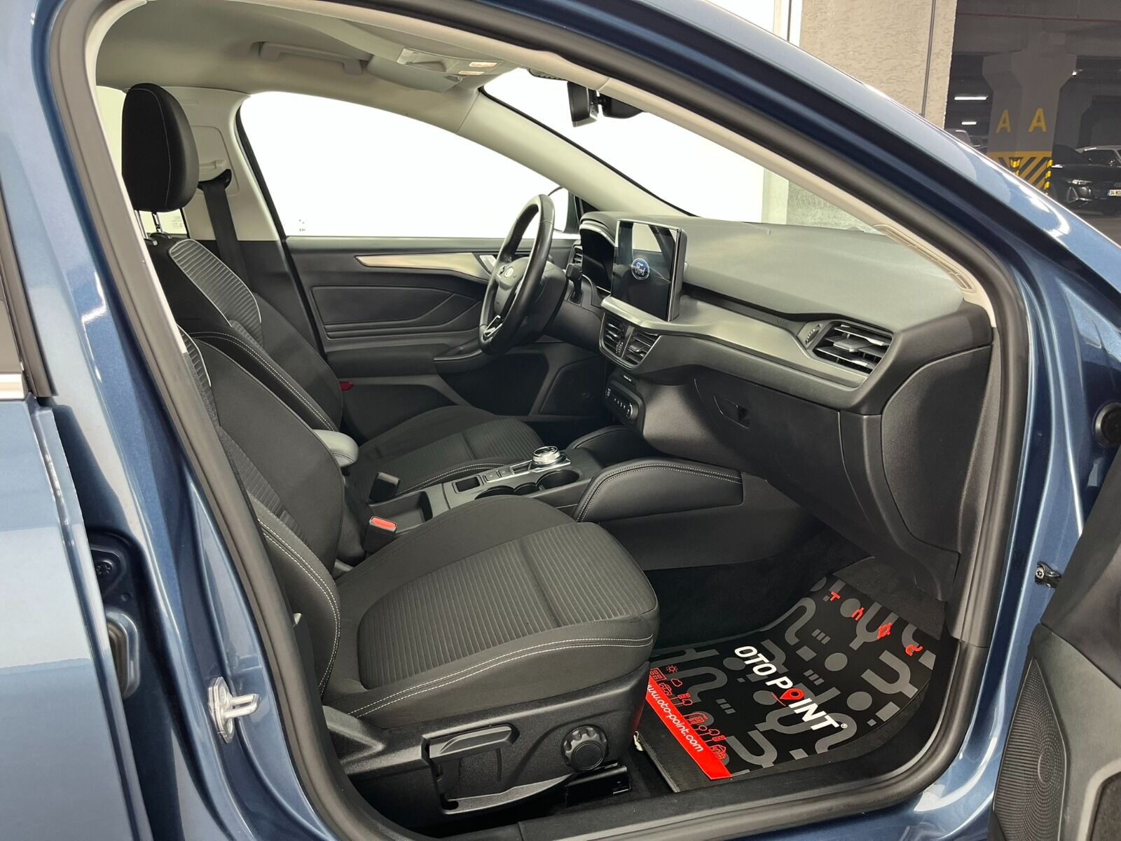 Ford Focus Sedan 1.5 TDCI EcoBlue Titanium X Otomatik - 2023 - Detay