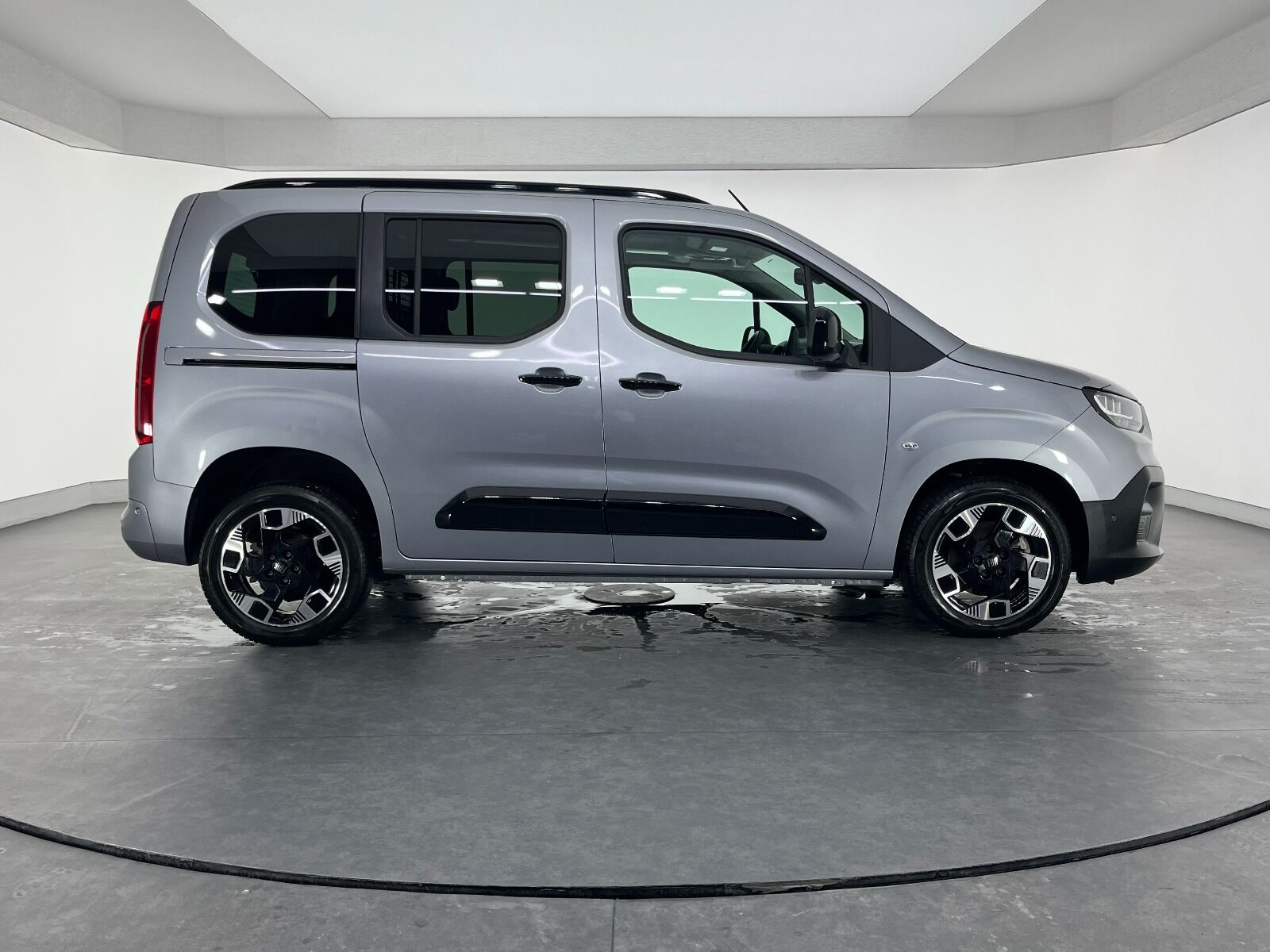 Fiat Doblo Combi 1.5 BlueHDI Premio Plus Otomatik - 2025 - Detay