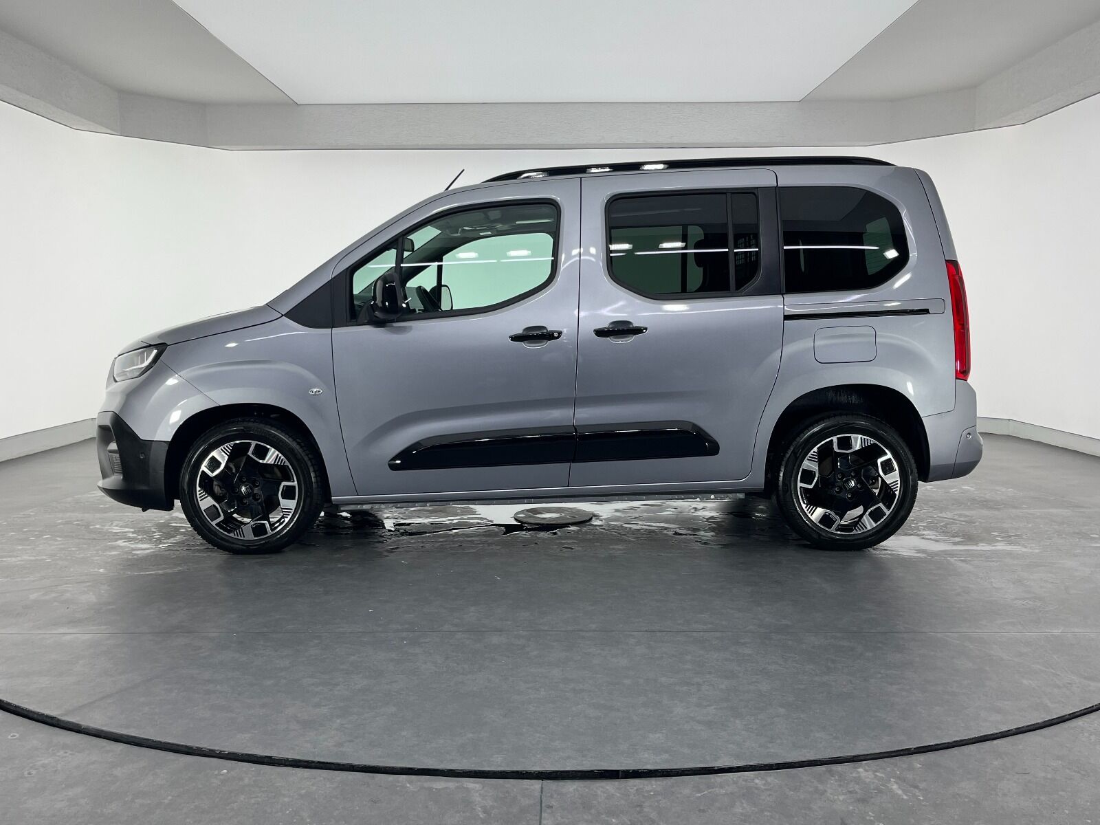 Fiat Doblo Combi 1.5 BlueHDI Premio Plus Otomatik - 2025 - Detay