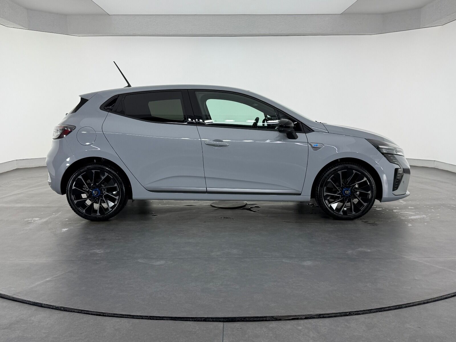 Renault Clio 1.0 TCE Techno Esprit Alpine X-Tronic - 2025 - Detay