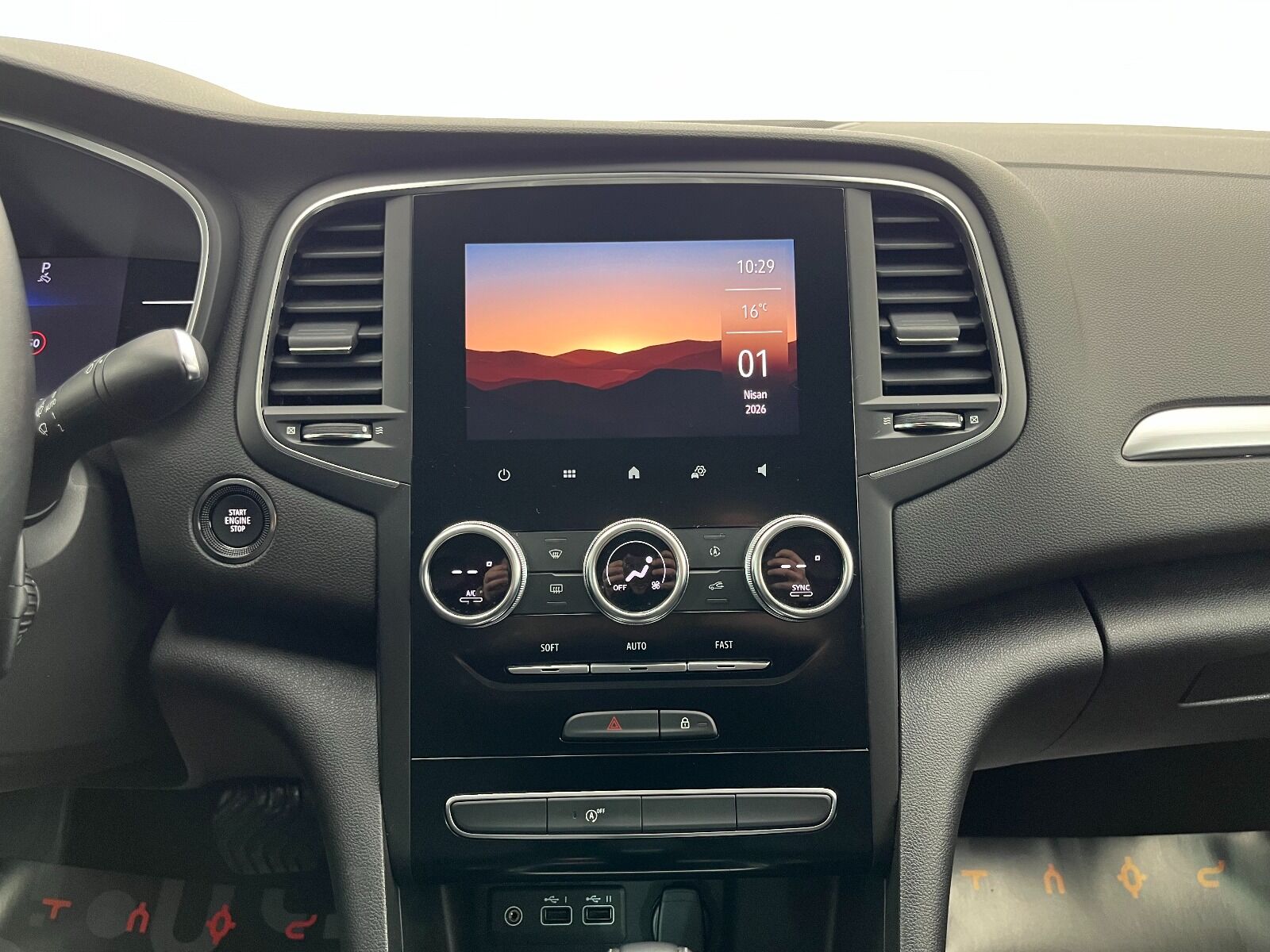 Renault Megane Sedan 1.5 Blue DCI Icon EDC - 2024 - Detay