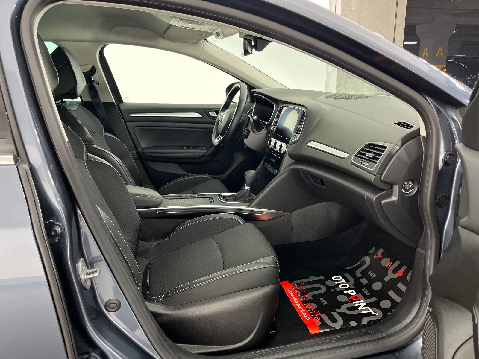 Renault Megane Sedan 1.5 Blue DCI Icon EDC - 2024 - Detay