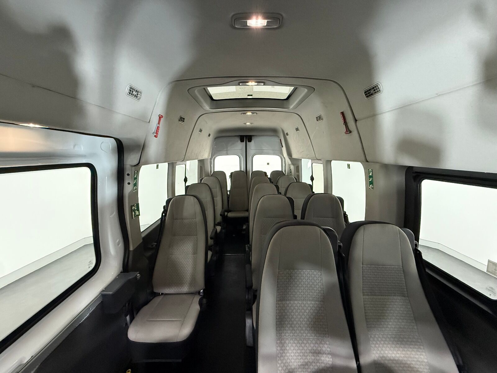 Ford Transit 2.0 EcoBlue 440 E Deluxe UPG - 2023 - Detay