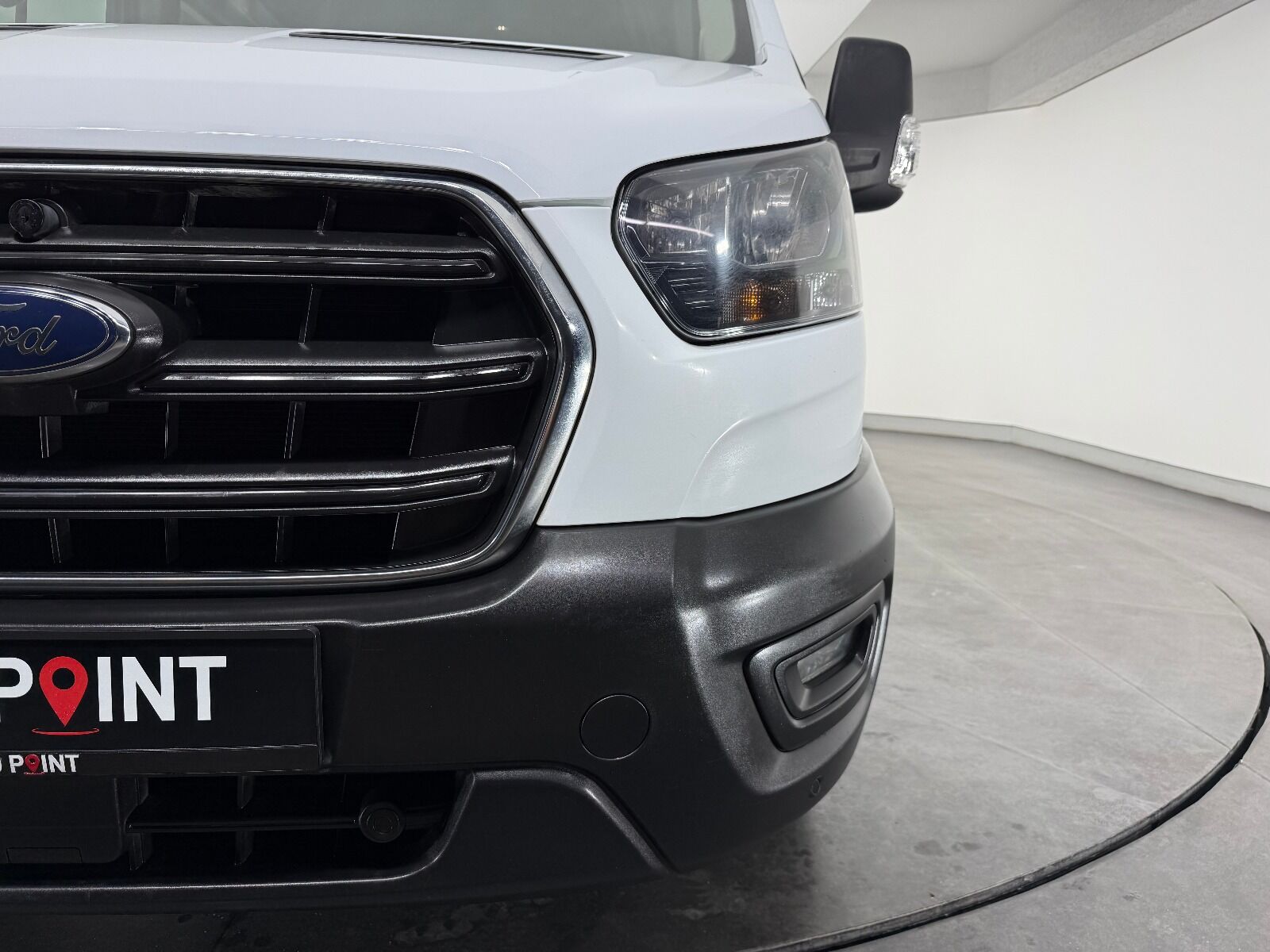 Ford Transit 2.0 EcoBlue 440 E Deluxe UPG - 2023 - Detay