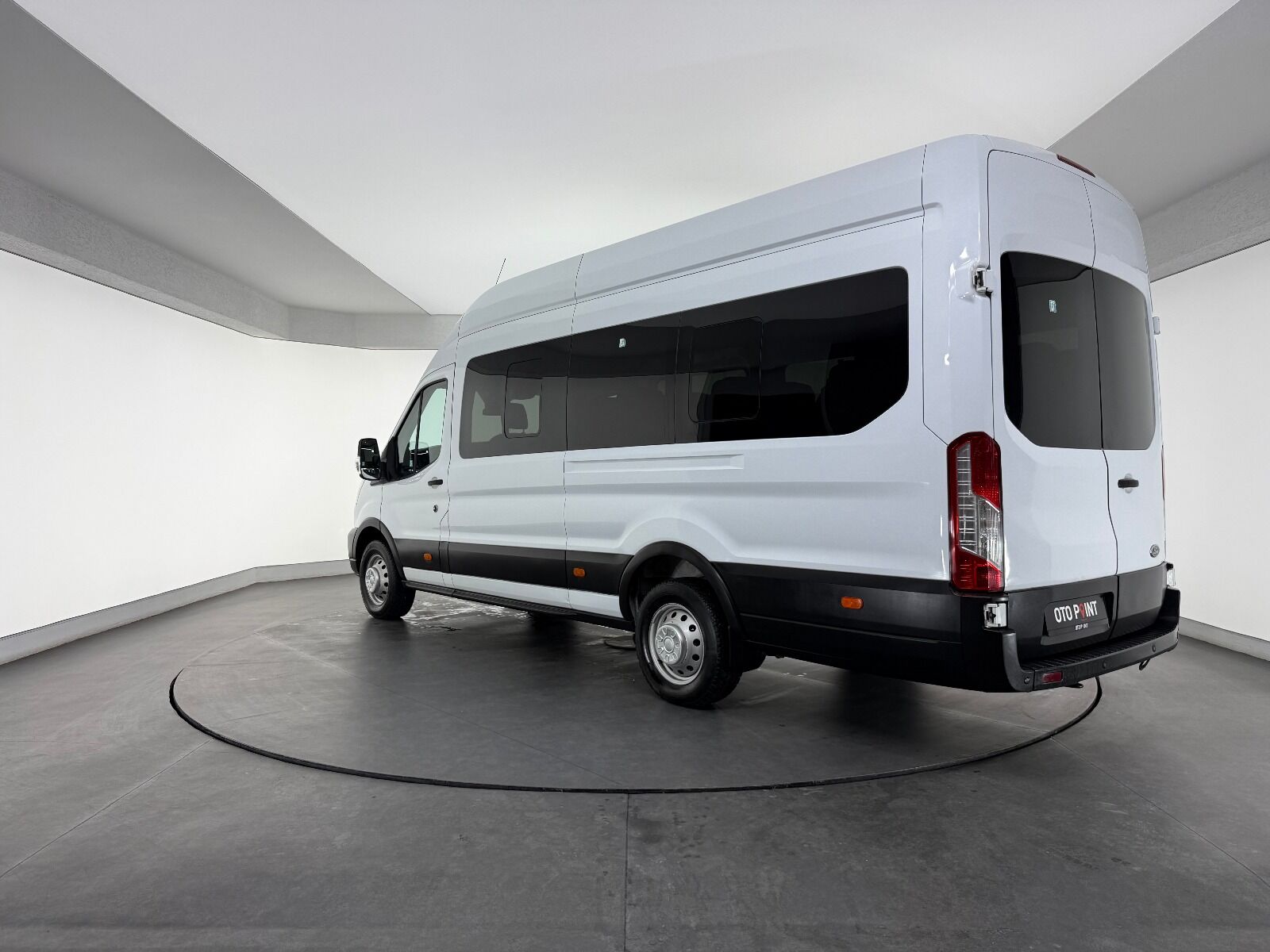 Ford Transit 2.0 EcoBlue 440 E Deluxe UPG - 2023 - Detay