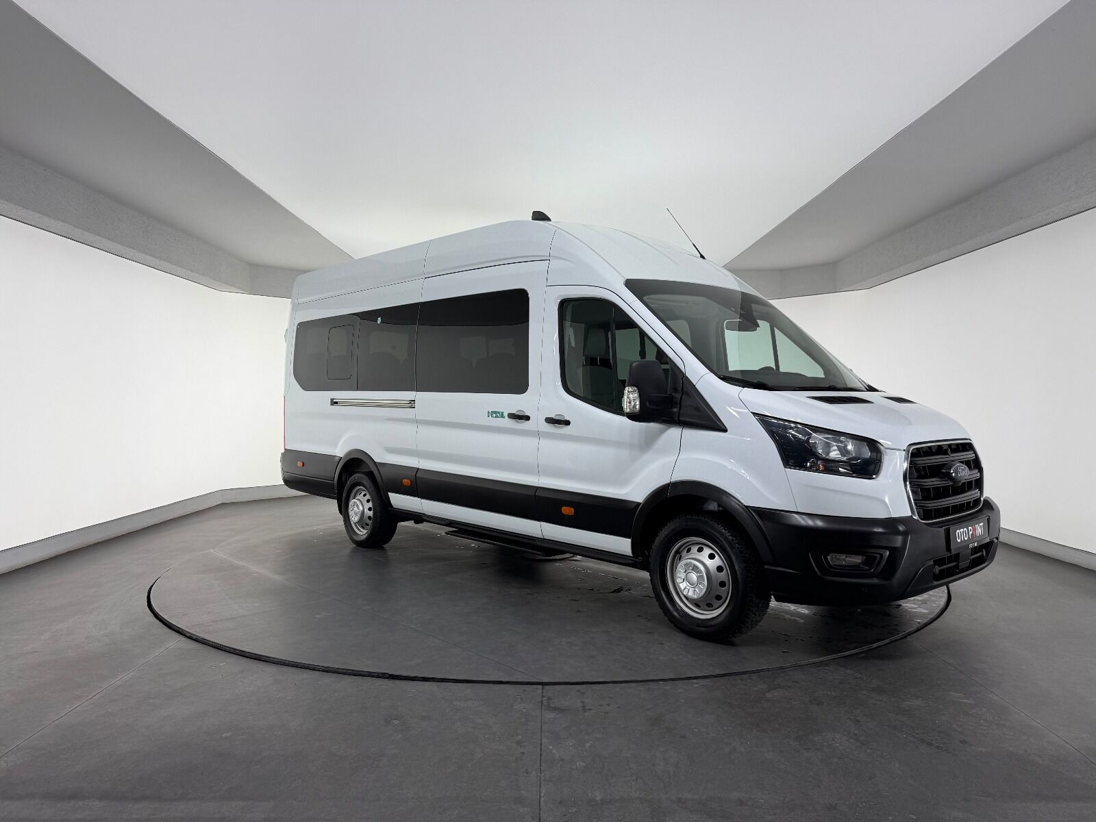 Ford Transit 2.0 EcoBlue 440 E Deluxe UPG - 2023 - Detay