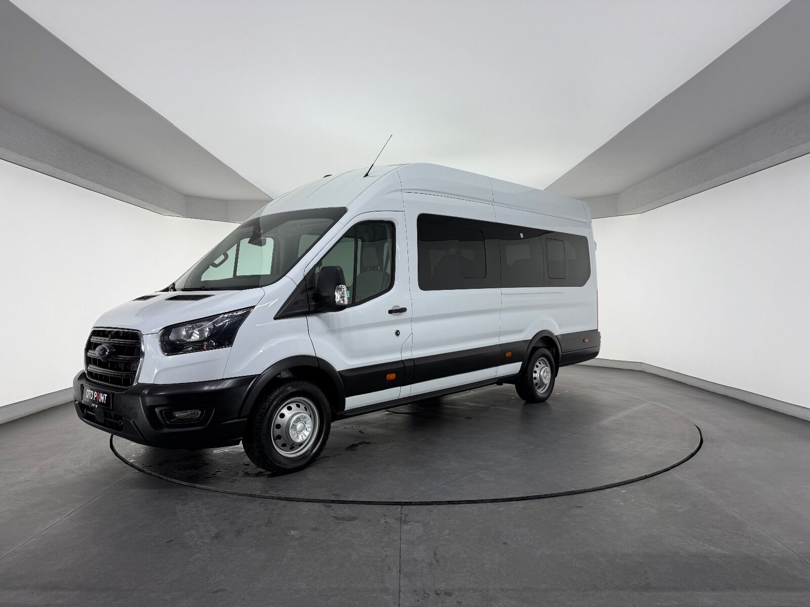 Ford Transit 2.0 EcoBlue 440 E Deluxe UPG - 2023 - Detay