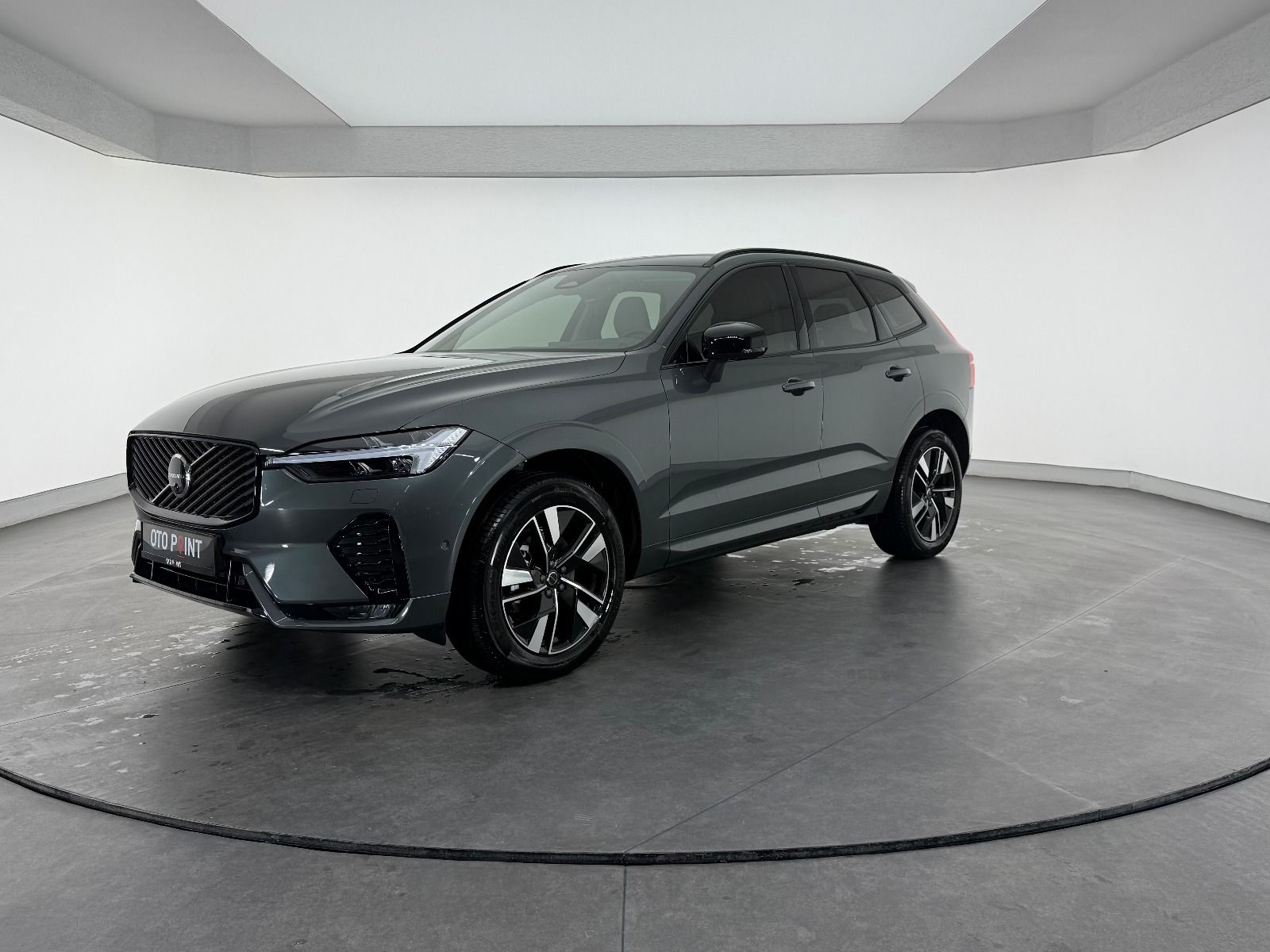 Volvo XC60 2.0 B5 MHEV Plus Dark AWD - 2026 - Detay