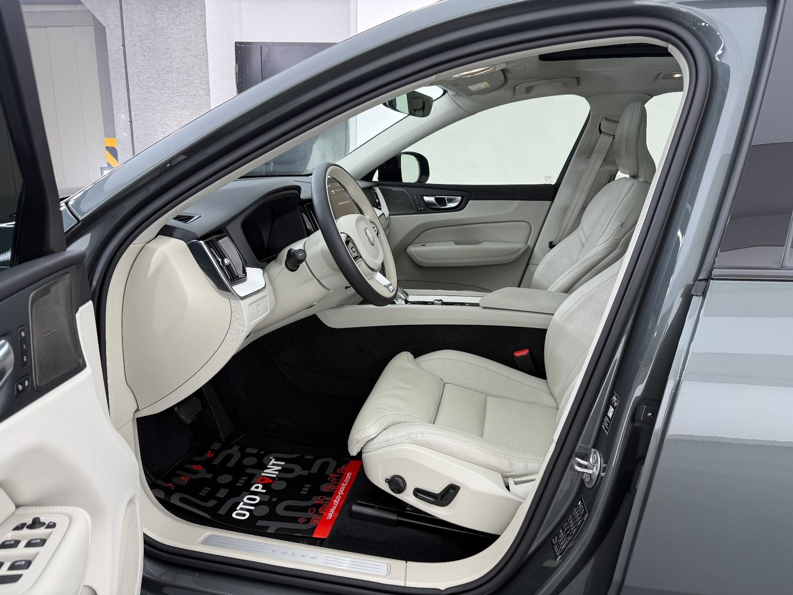 Volvo XC60 2.0 B5 MHEV Plus Dark AWD - 2026 - Detay