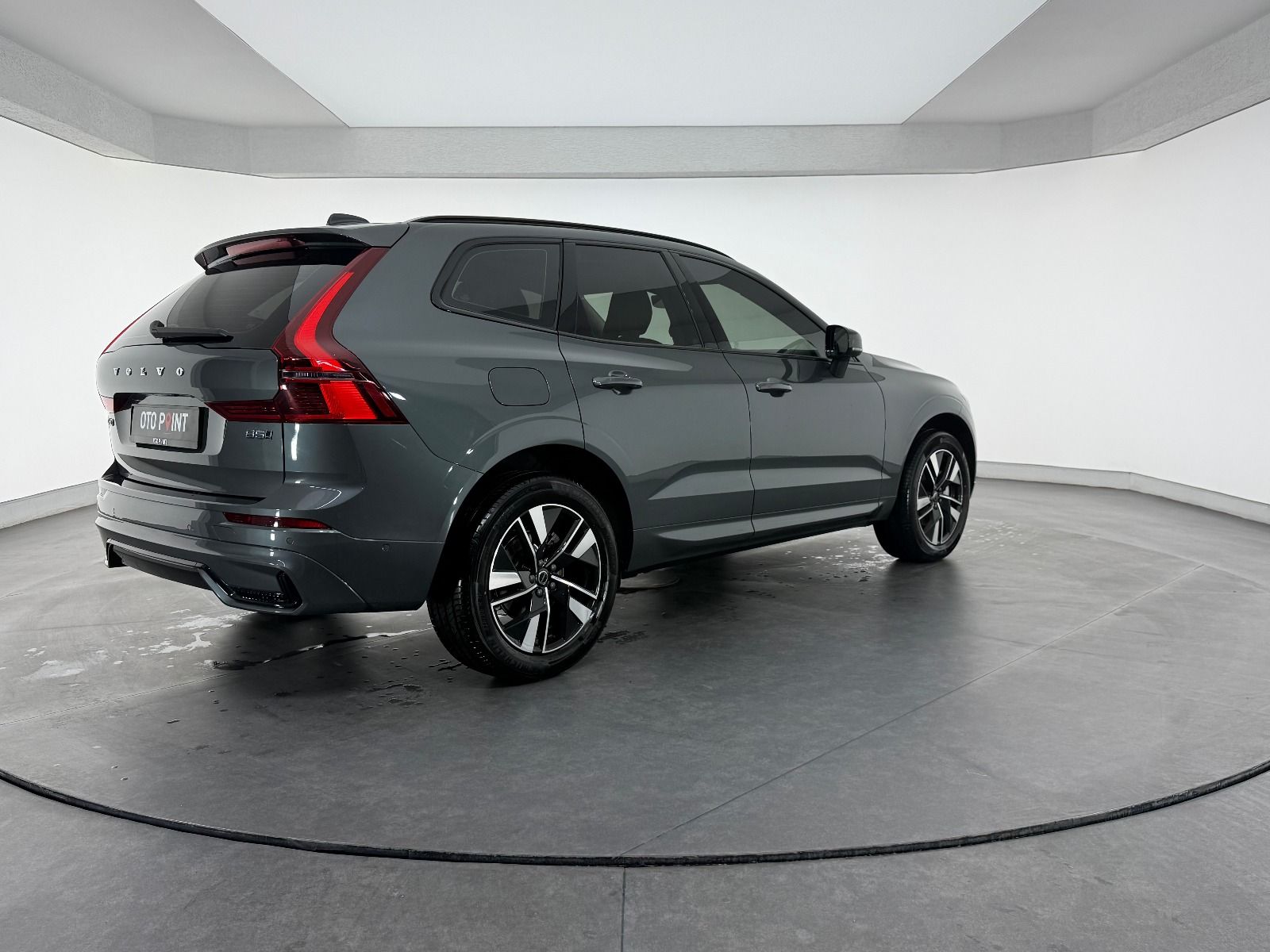 Volvo XC60 2.0 B5 MHEV Plus Dark AWD - 2026 - Detay