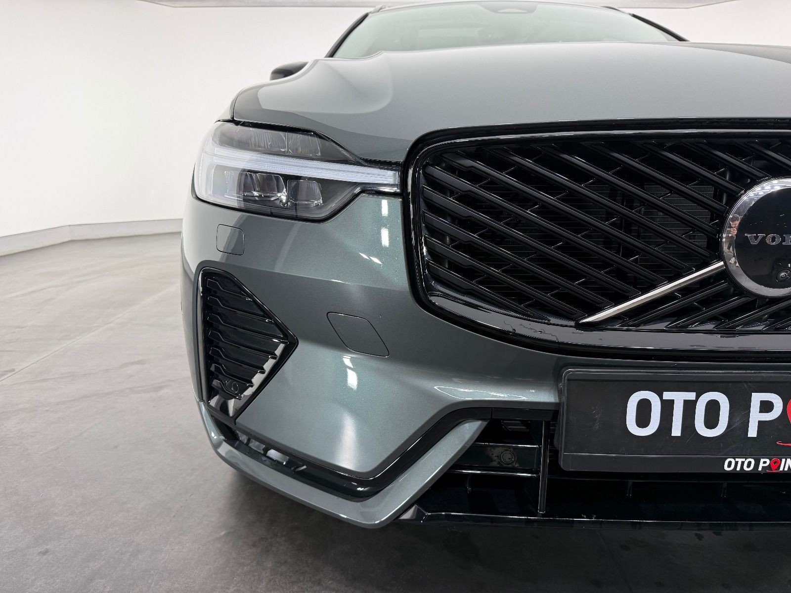 Volvo XC60 2.0 B5 MHEV Plus Dark AWD - 2026 - Detay