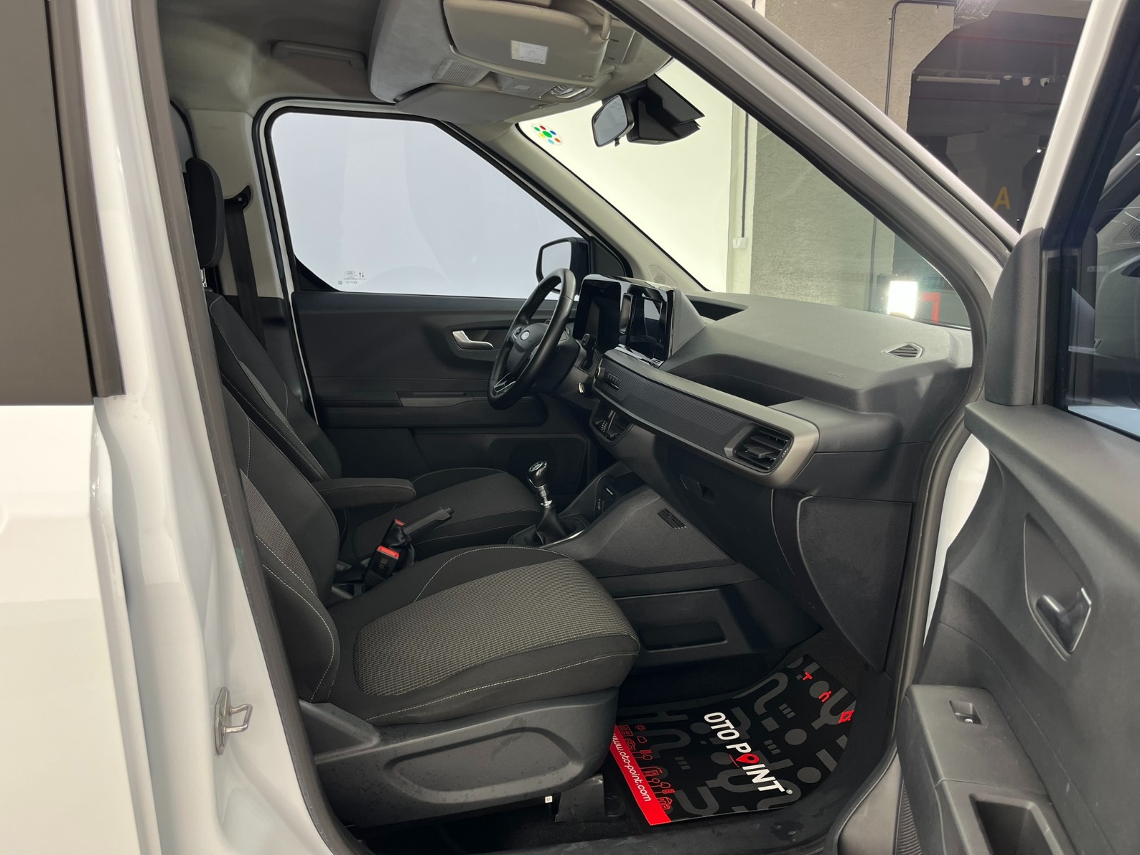 Ford Tourneo Courier Kombi 1.5 EcoBlue Deluxe - 2024 - Detay