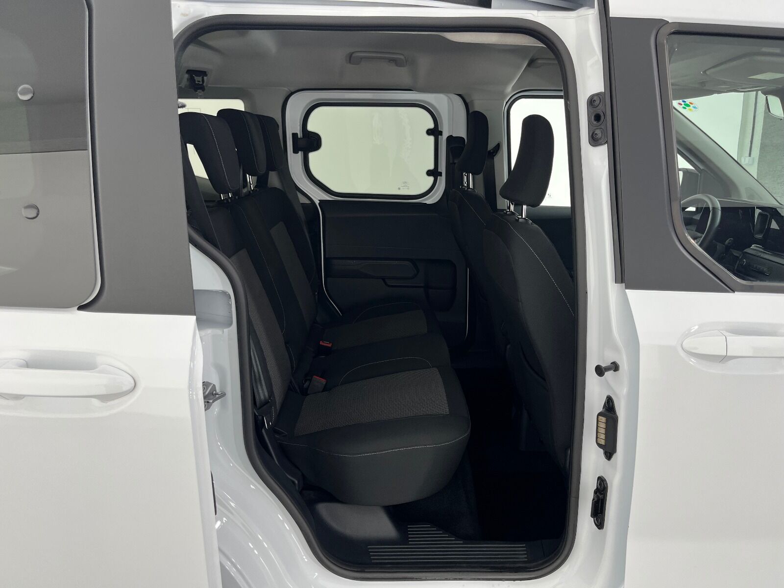 Ford Tourneo Courier 1.5L EcoBlue Deluxe - 2024 - Detay