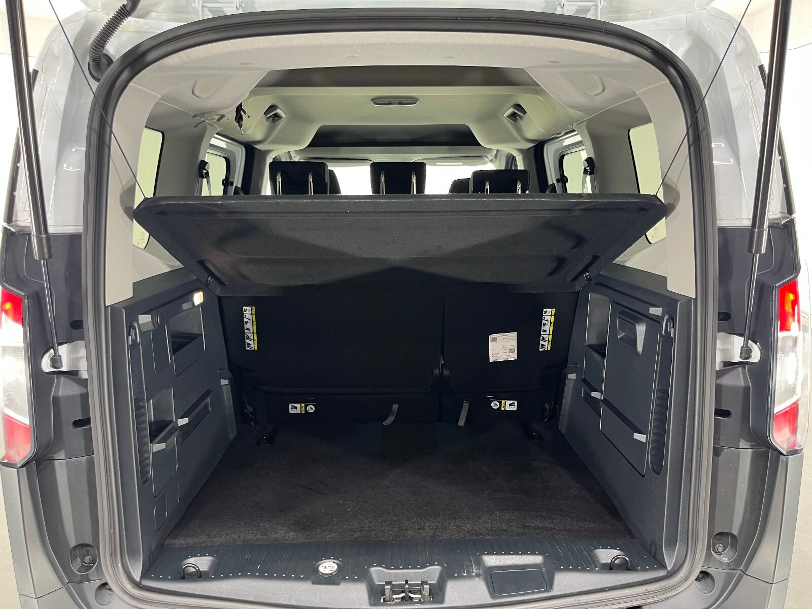 Ford Tourneo Courier 1.5L EcoBlue Deluxe - 2024 - Detay